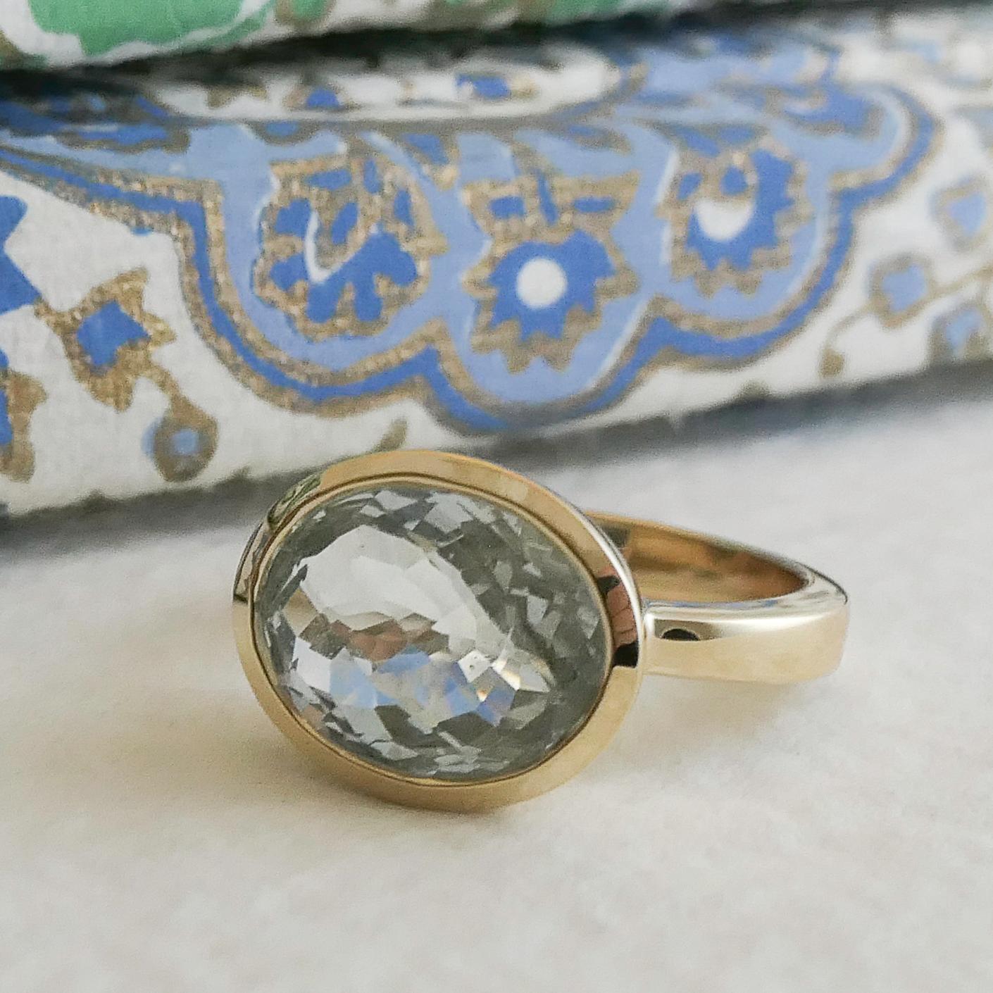 Bague aigue-marine ovale facettée 10 x 12 mm en or jaune 14 carats - Taille 7 en vente 2