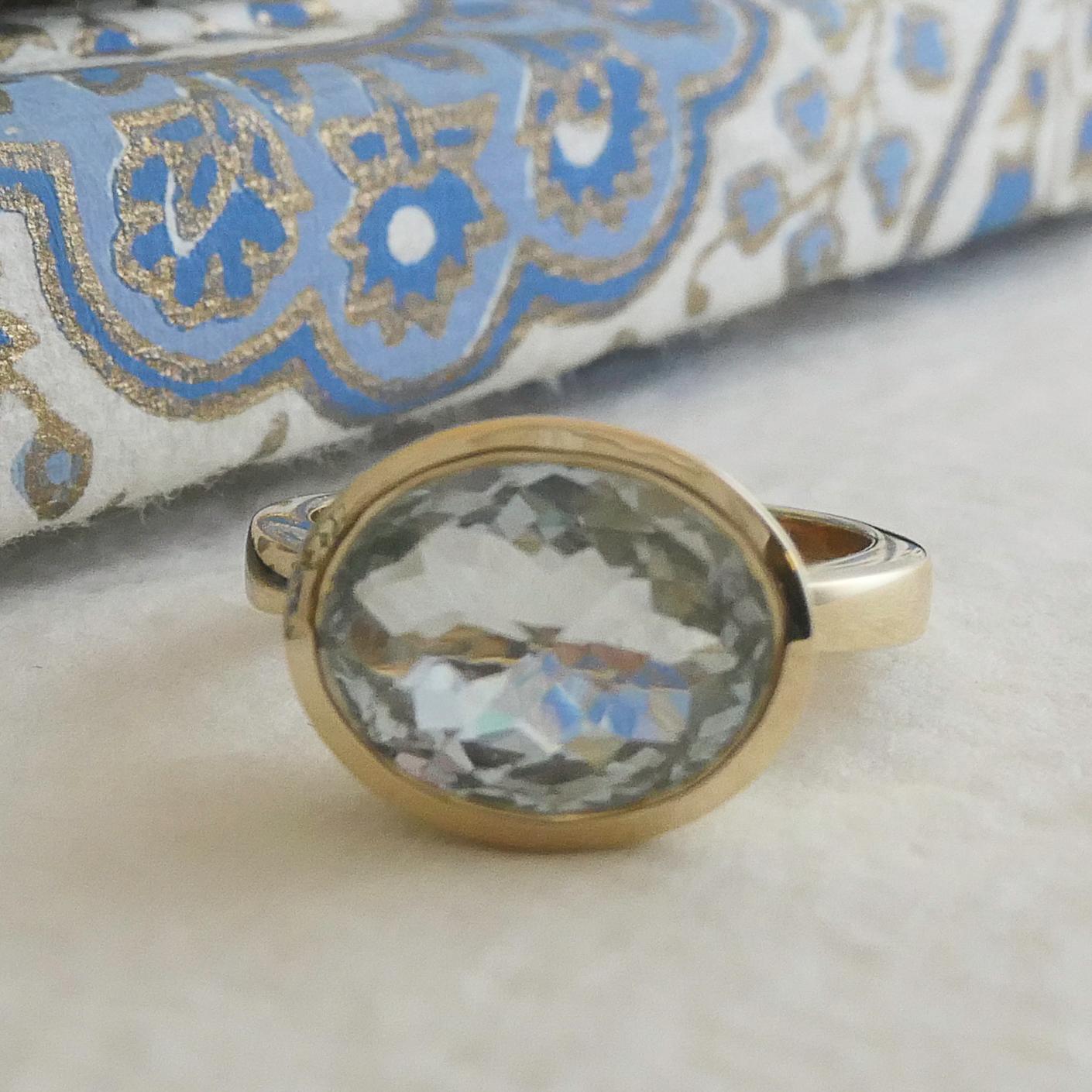 Bague aigue-marine ovale facettée 10 x 12 mm en or jaune 14 carats - Taille 7 en vente 3