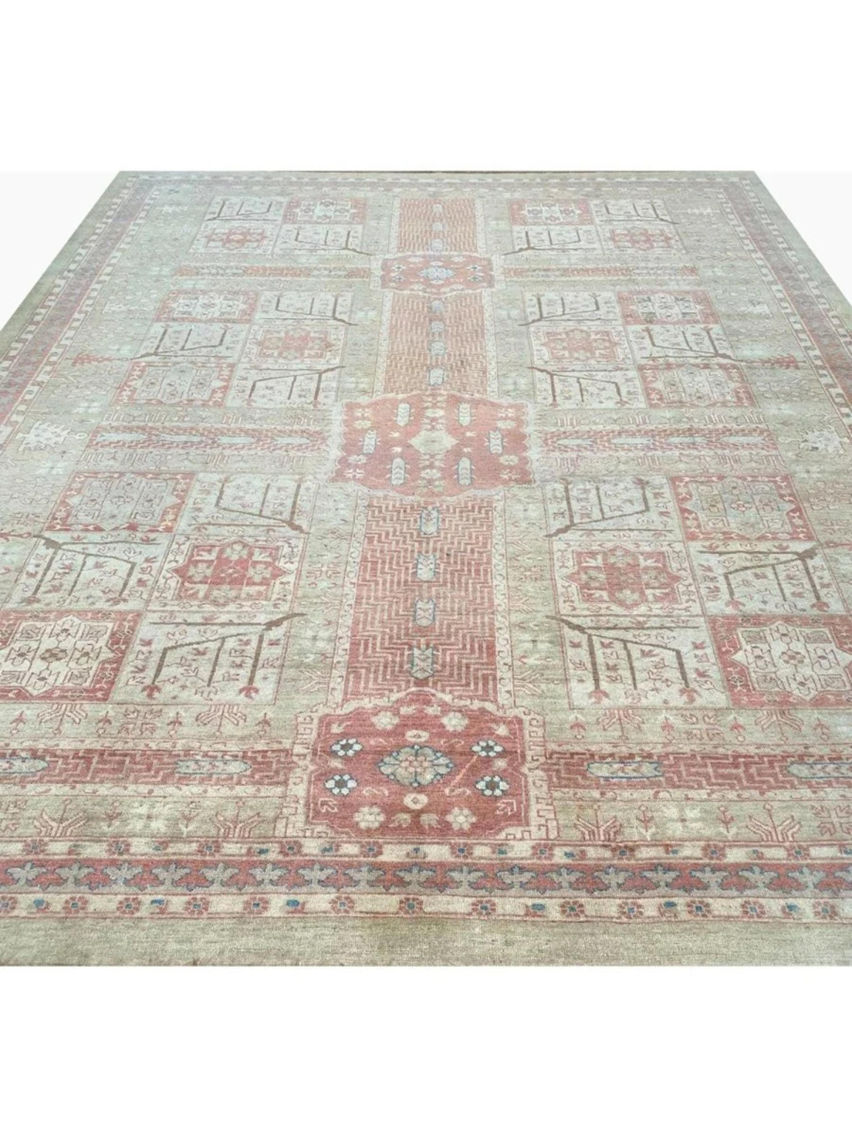 Perse 10x13 Hand-Knotted Old Bakshayesh Area Rug en vente