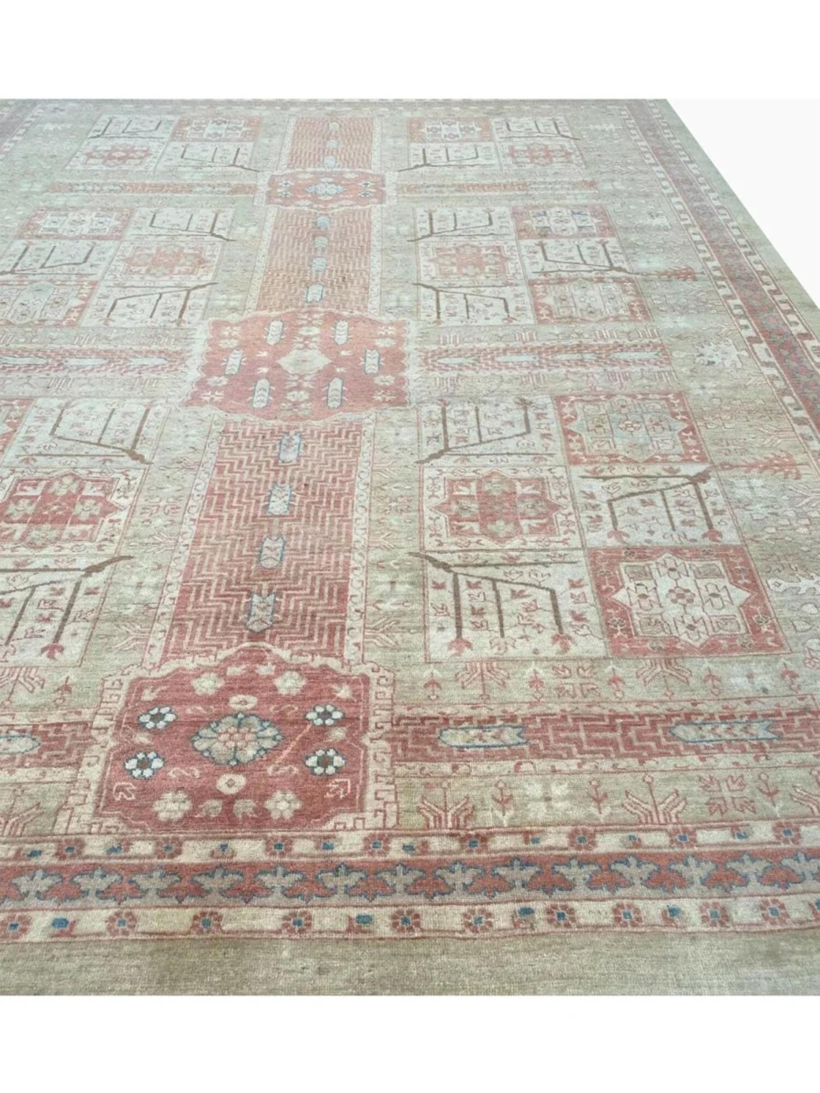 10x13 Hand-Knotted Old Bakshayesh Area Rug Excellent état - En vente à Dallas, TX