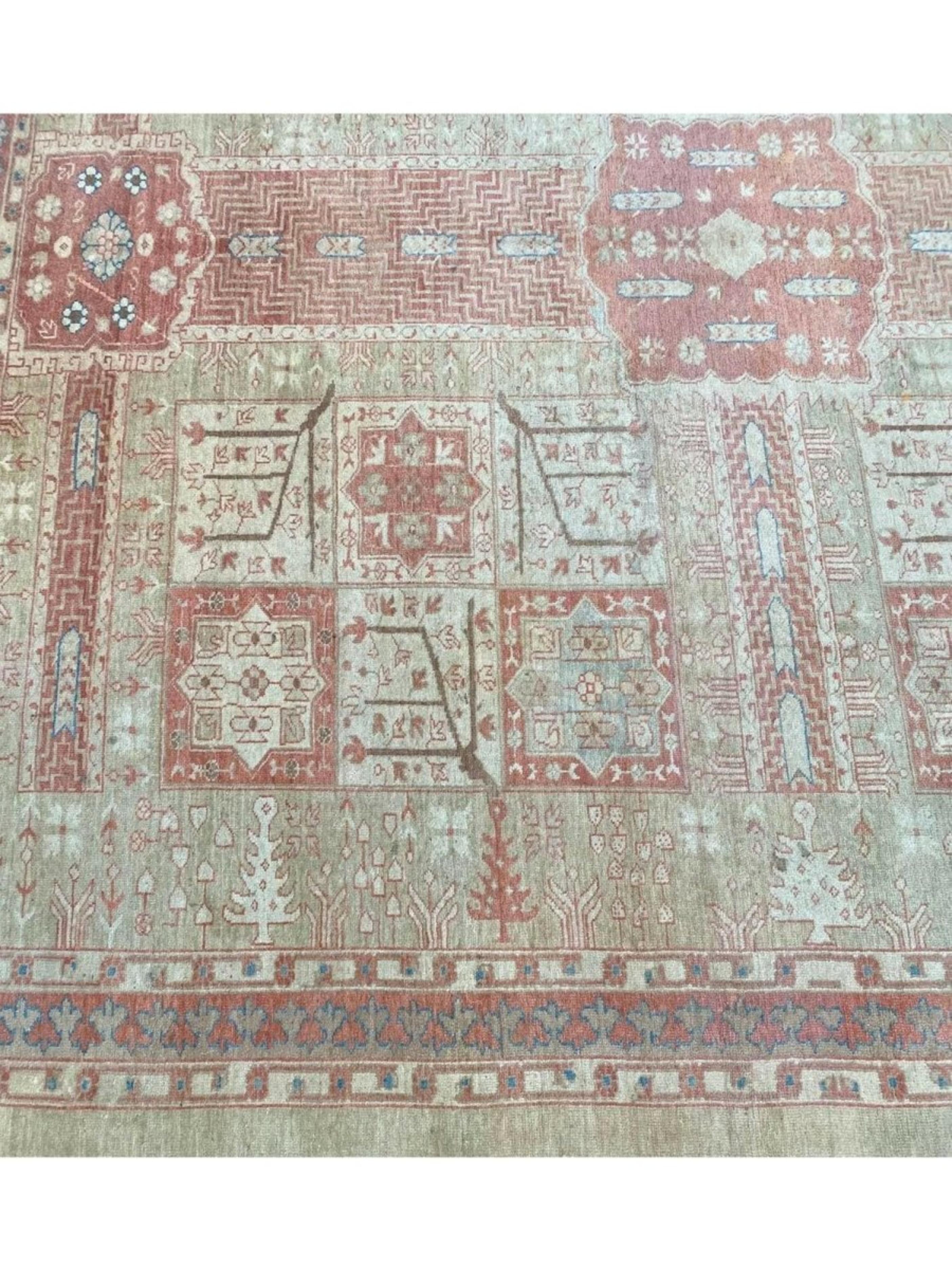 Laine 10x13 Hand-Knotted Old Bakshayesh Area Rug en vente