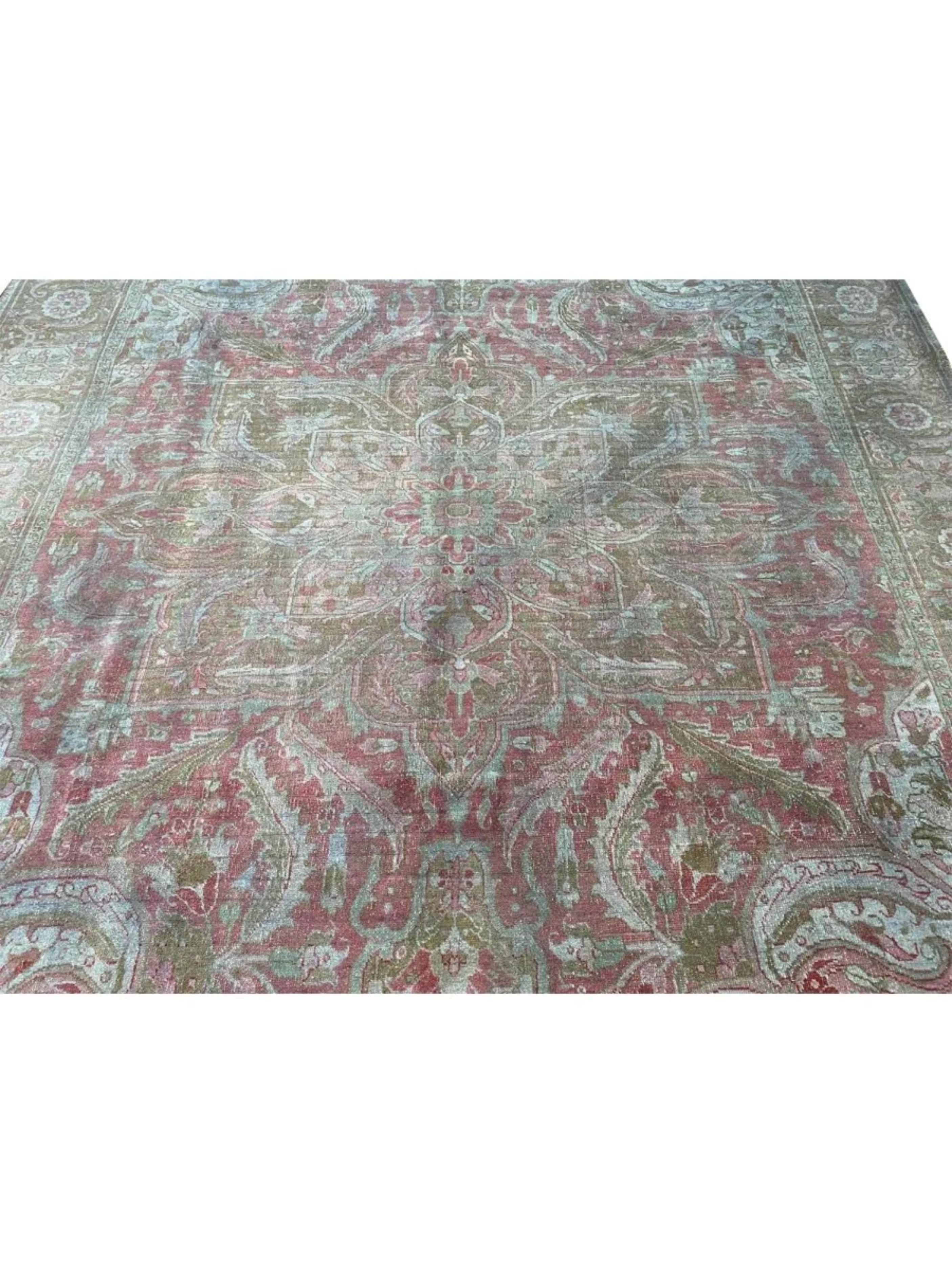 10x13 Hand Knotted Old Heriz Area Rug In Good Condition For Sale In Dallas, TX