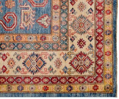 Nouveau tapis pakistanais au design caucasien raffiné