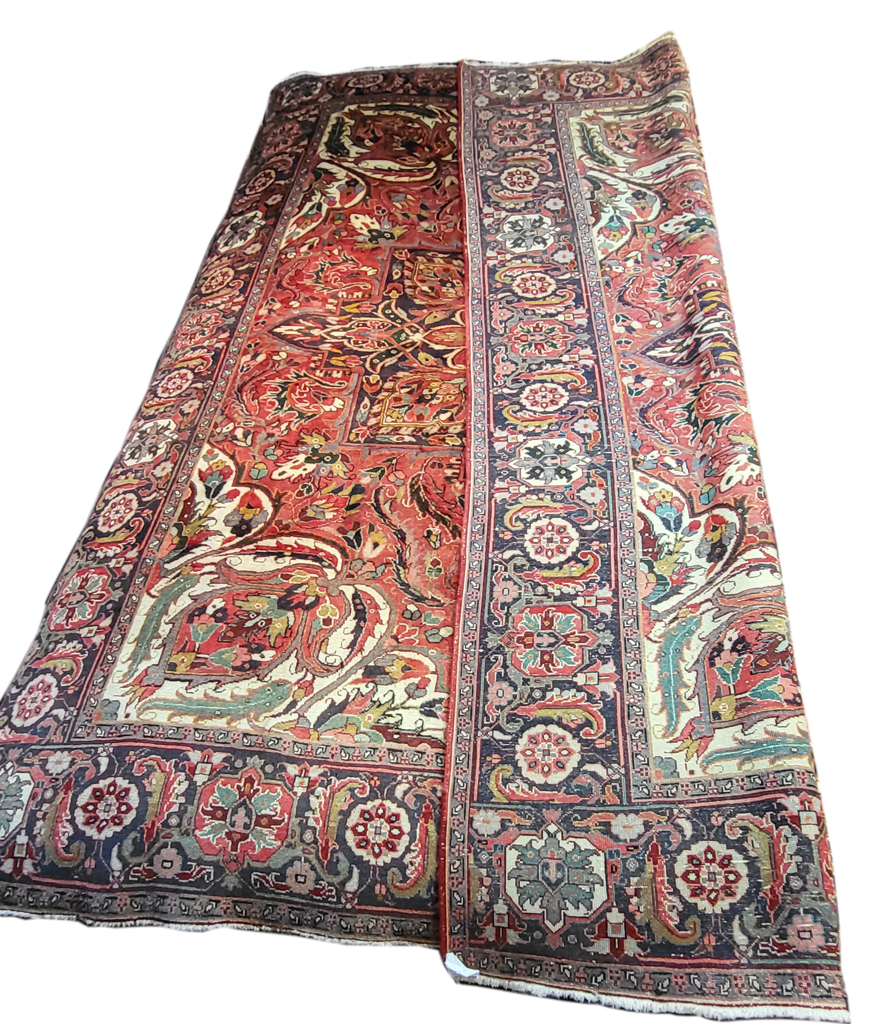 Hand-Knotted 10'x13' Antique Heriz - Persian Serapi Rug - Rust , Cream , Green For Sale
