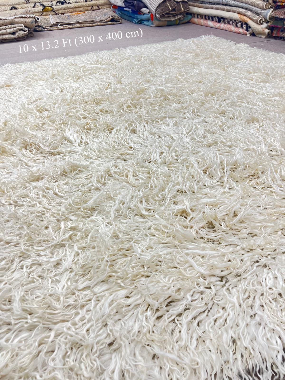 Tappeto Shag Pile 10x13.2 Ft in lana mohair beige naturale. Tappeto Tulu fatto a mano In condizioni Nuovo in vendita a Spring Valley, NY