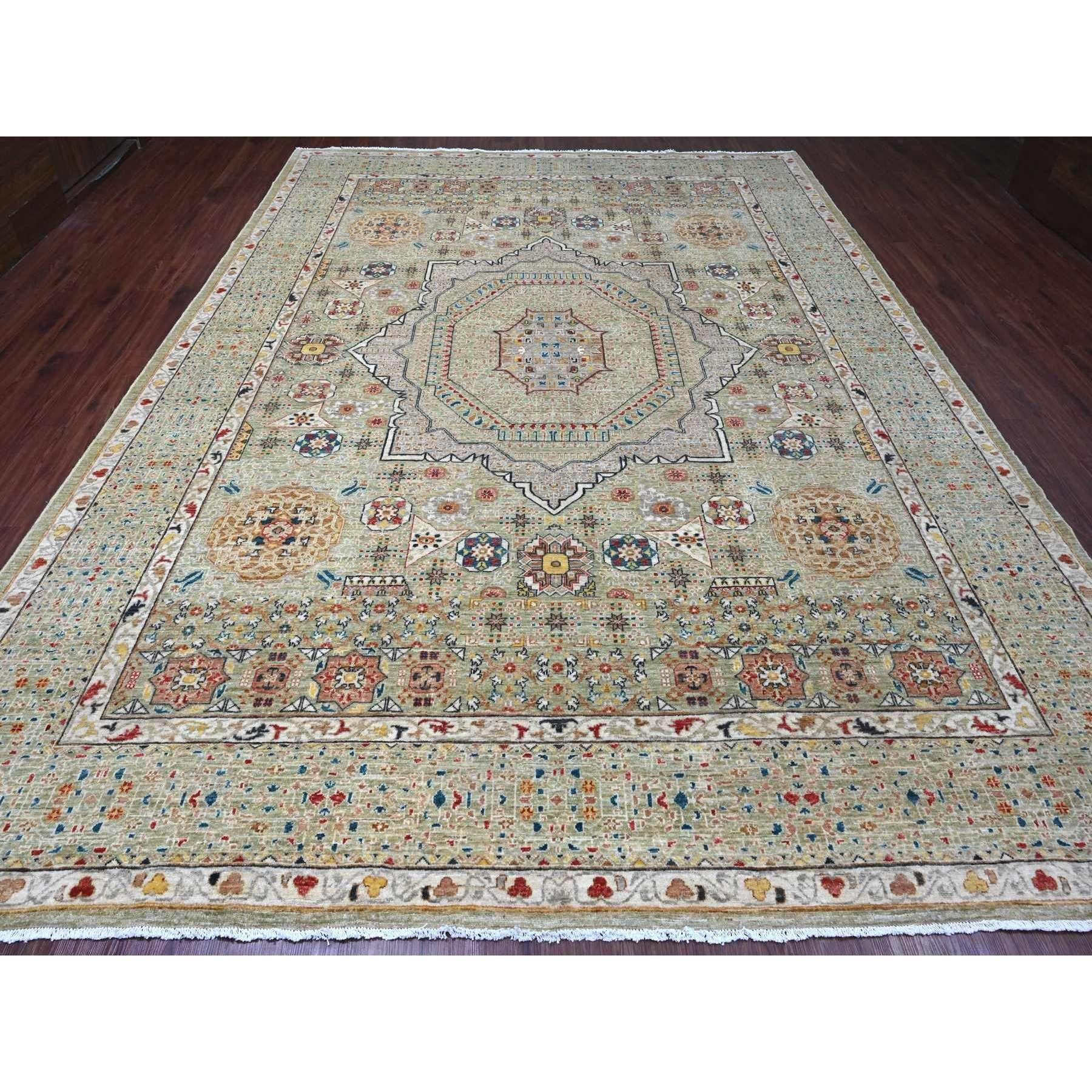 Verde Laurel, Patrón de la Dinastía Mameluca del Siglo XIV con Diseño de Medallón Grande, Anudada a Mano, Lana de Alta Montaña, Tintes Naturales, Alfombra Oriental
Materiales primarios: Lana
Látex: Sin pelo 
altura: 0,25 Pulgadas
Estilo:
