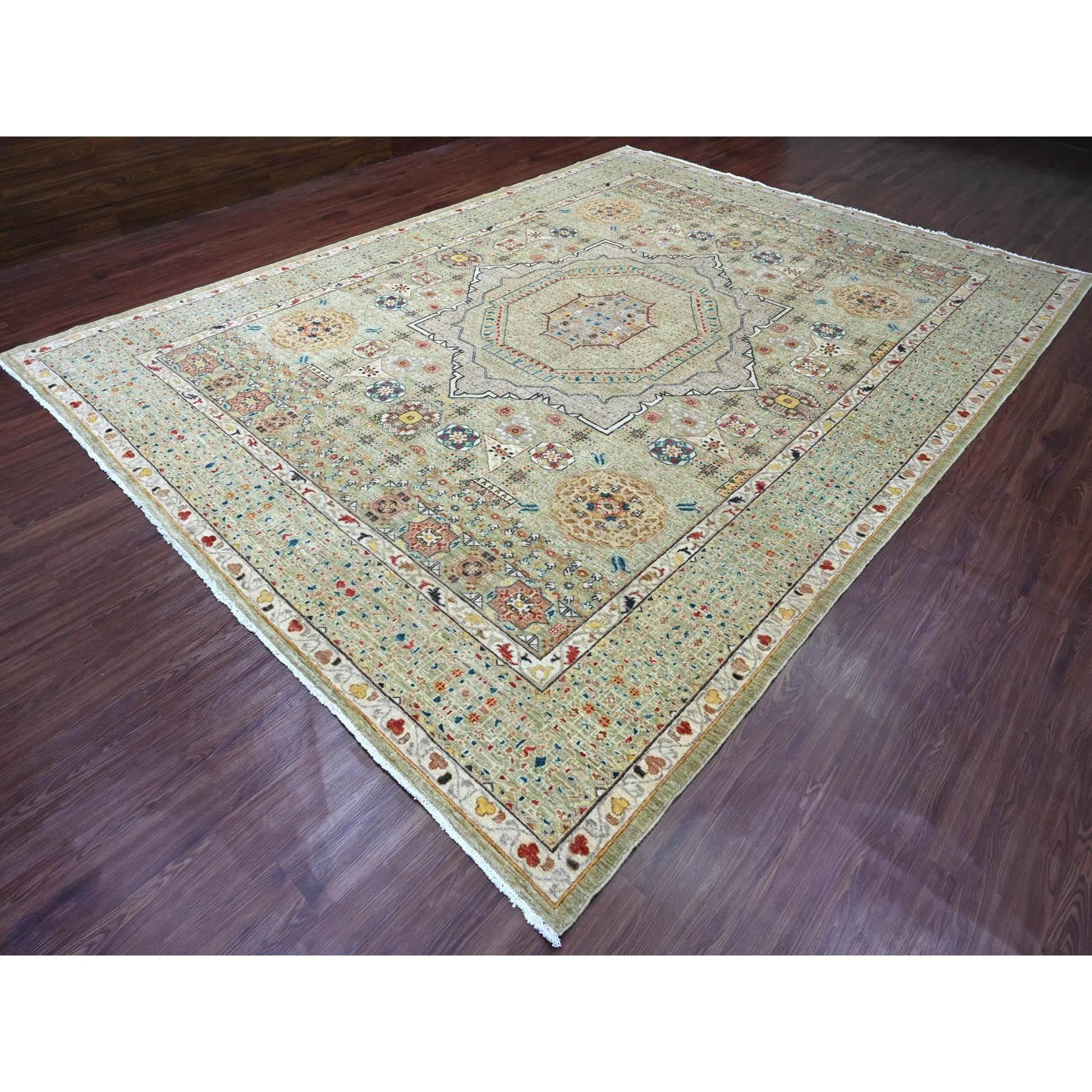 Alfombra verde de pura lana anudada a mano con motivos de la dinastía mameluca del siglo XIV (10'x13'4