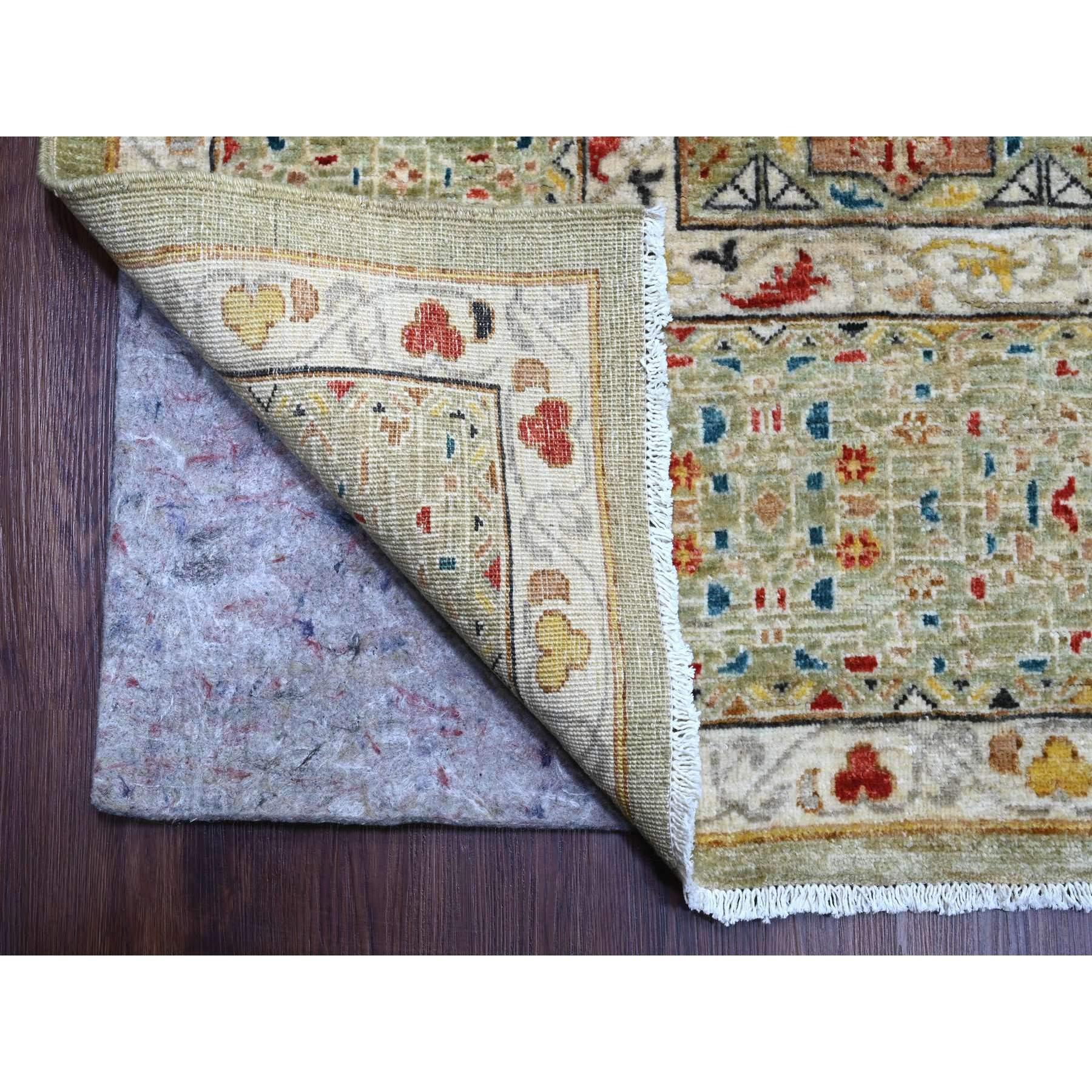 Alfombra verde de pura lana anudada a mano con motivos de la dinastía mameluca del siglo XIV (10'x13'4