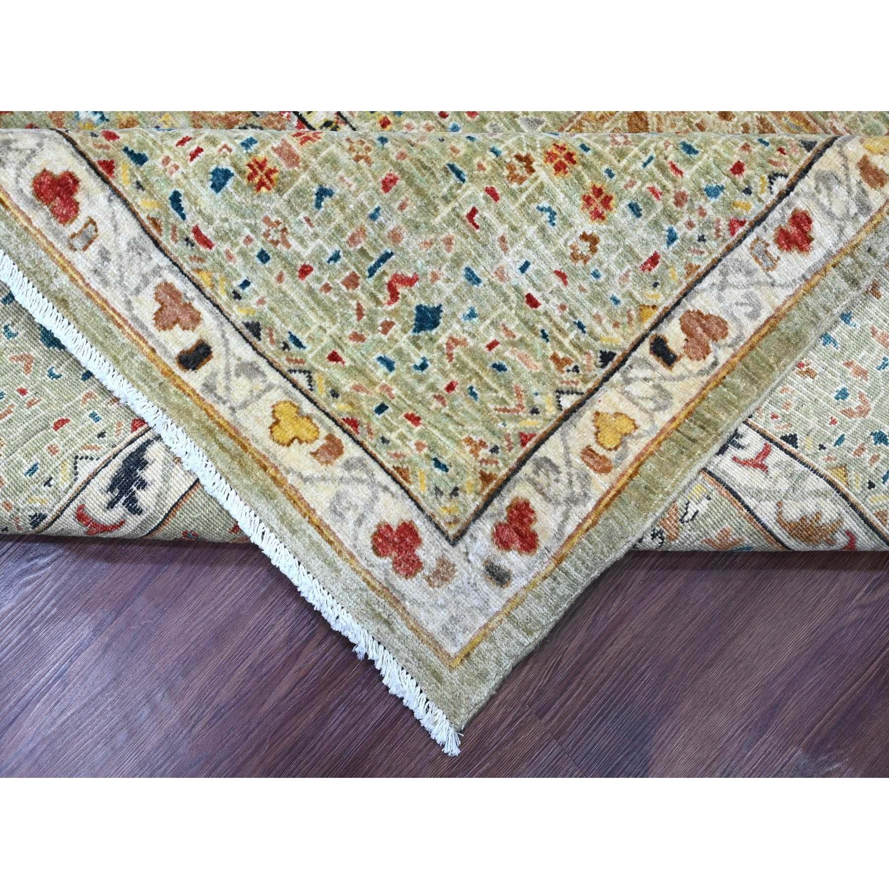 Alfombra verde de pura lana anudada a mano con motivos de la dinastía mameluca del siglo XIV (10'x13'4