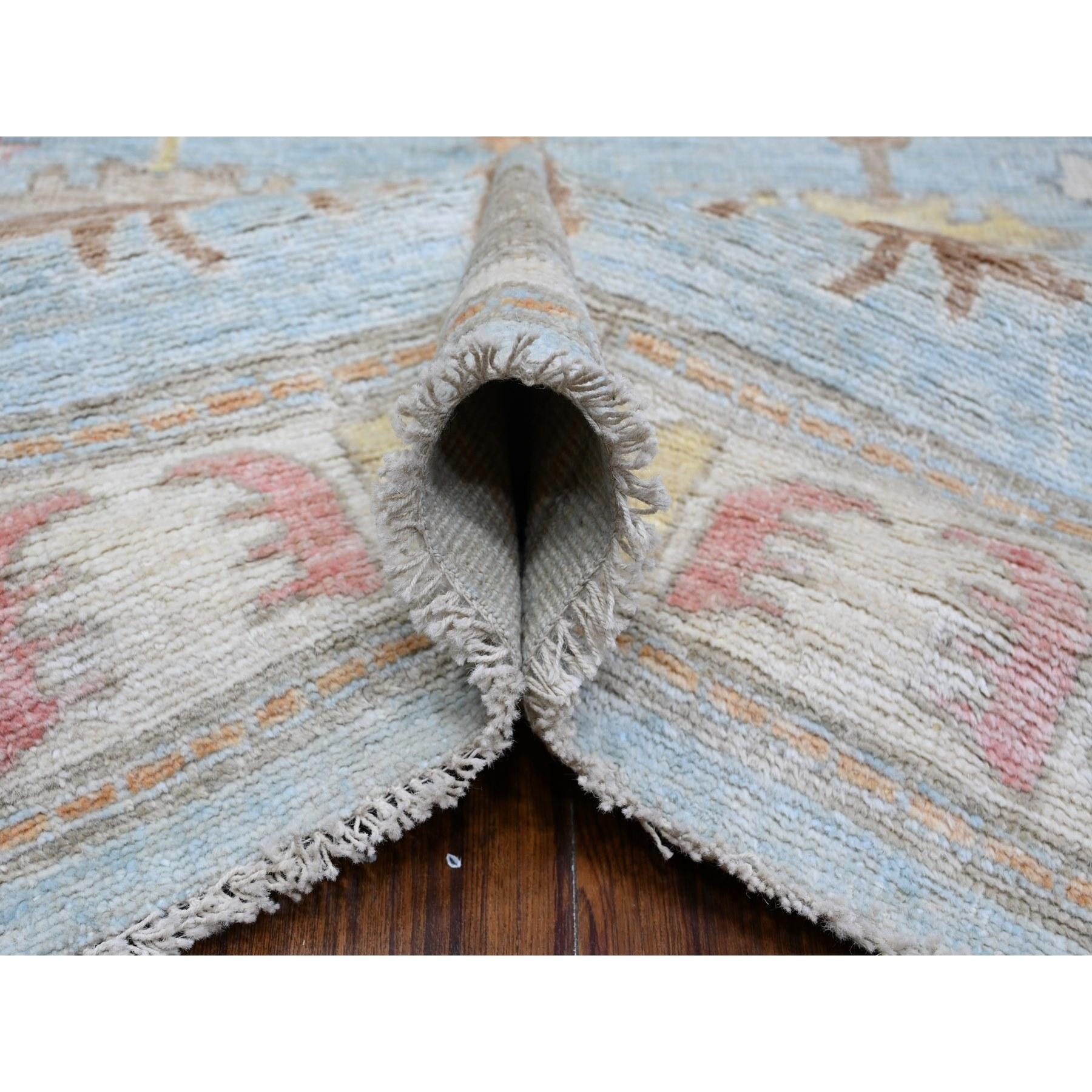 Alfombra Oriental Oushak de Angora con Diseño Tribal de Flores y Hojas Azul Piedra de 10'x13'5 en Nuevo estado para la venta en Carlstadt, NJ