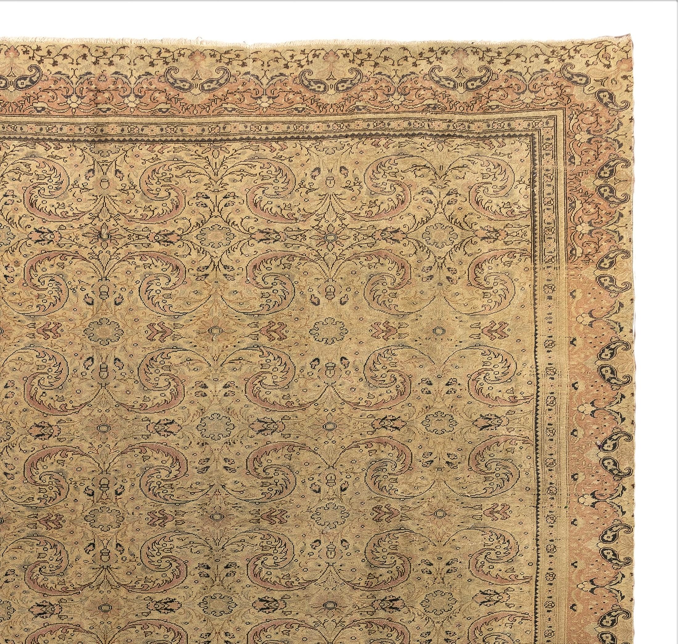 Very fine vintage Turkish Sivas rug. Measures: 10 x 13.8 ft. Wool carpet, floor covering
Wool pile on cotton foundation. Washed professionally.
The rug is sturdy and can be used on a high traffic area, suitable for both residential and commercial