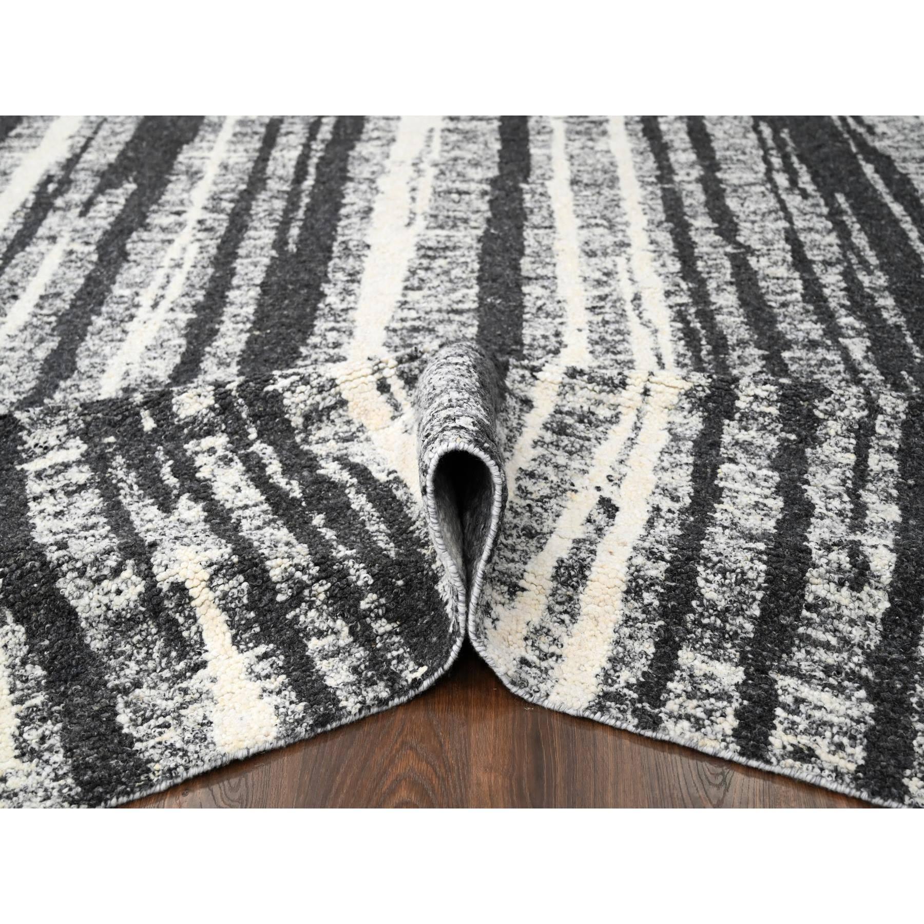 Annodato a mano Tappeto orientale annodato a mano con design moderno in lana avorio e nero 10'x13'8