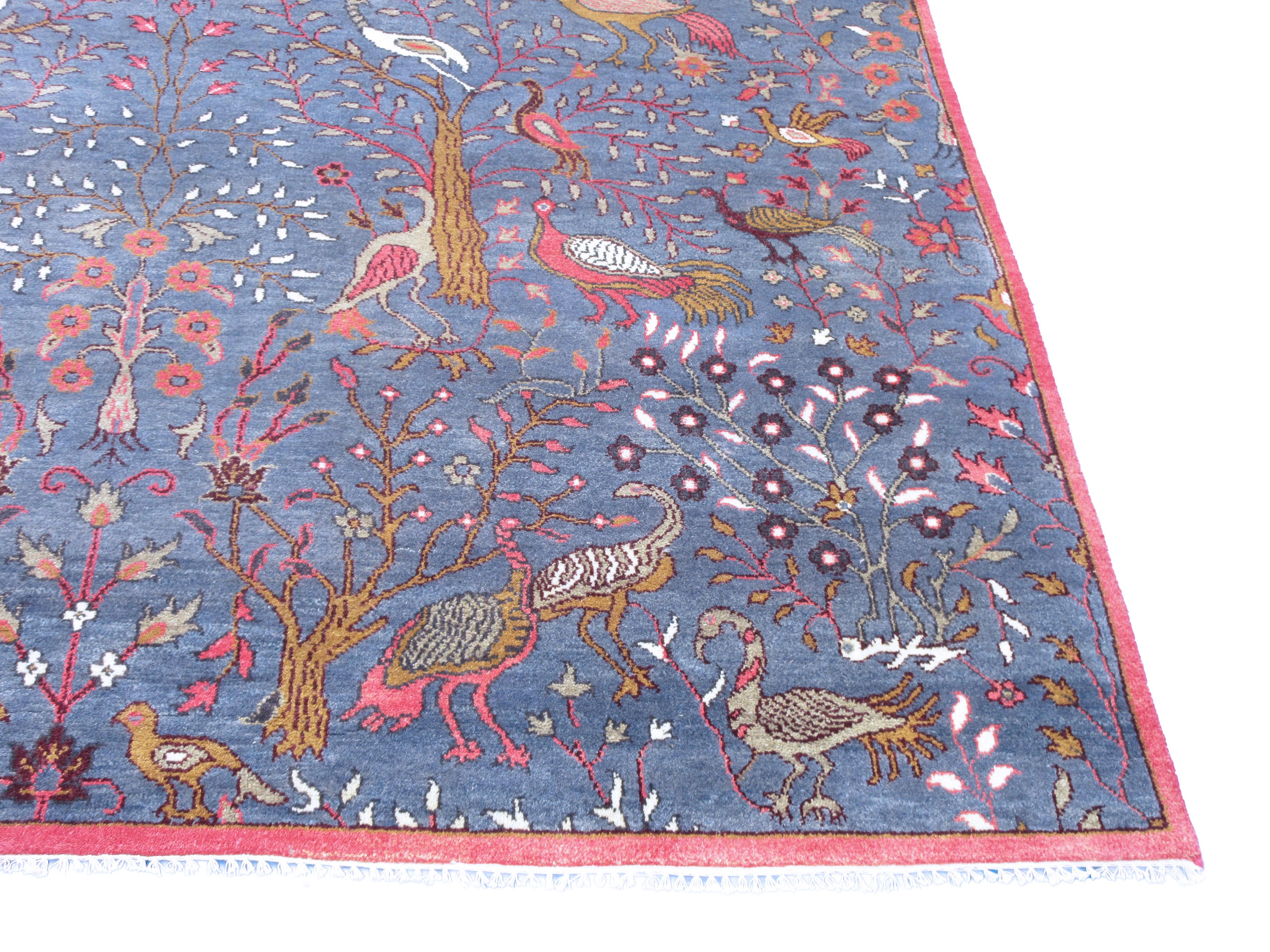 Blauer Vogel Designteppich im Zustand „Neu“ im Angebot in Laguna Hills, CA