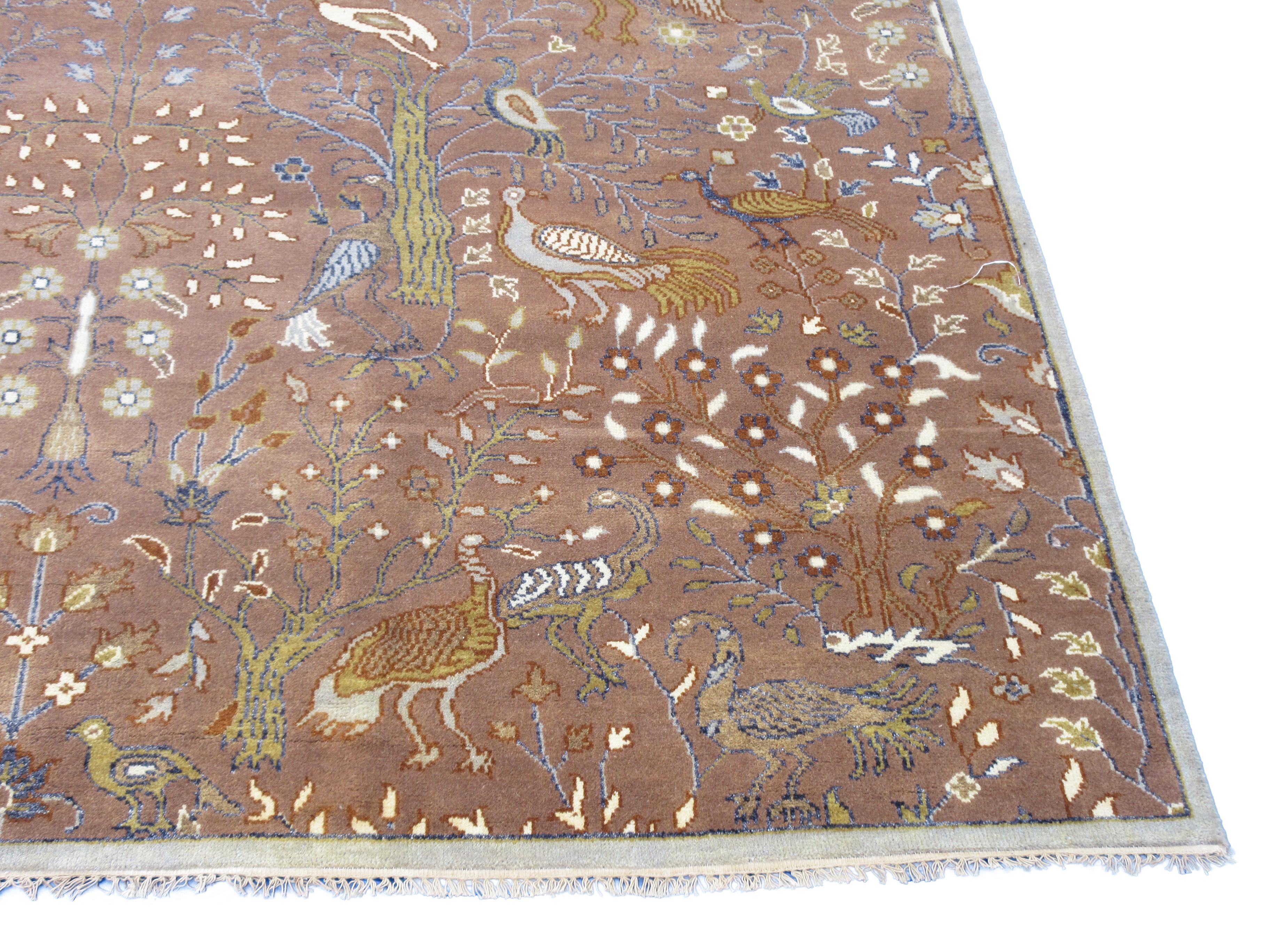 Brown Birds Design Rug In New Condition For Sale In Laguna Hills, CA