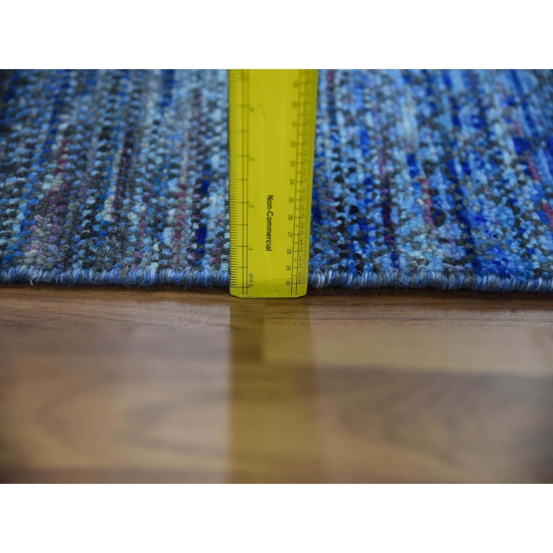 10'x14' Denim Blue Modern Chiaroscuro Collection Tappeto in pura lana annodato a mano in vendita 3