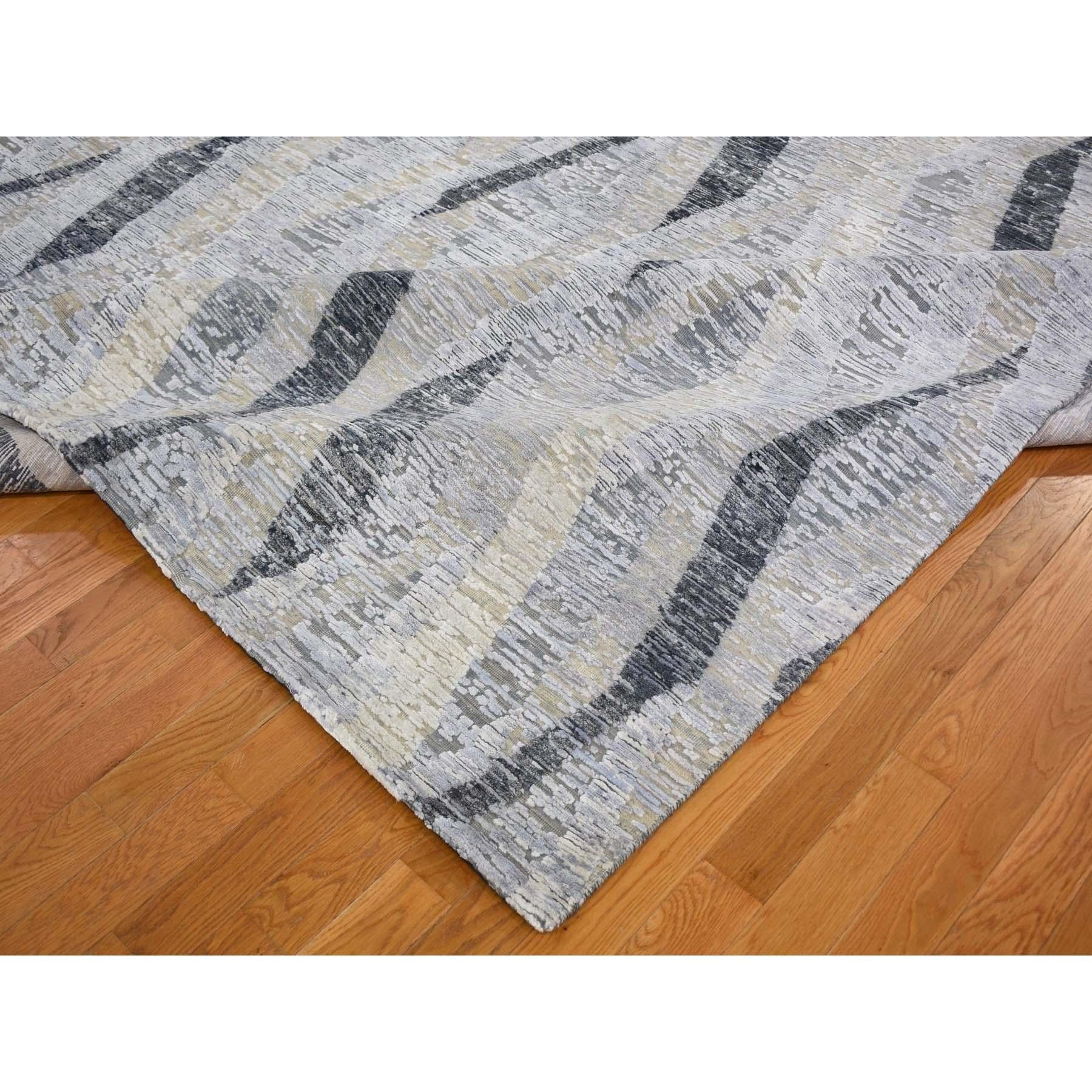 Contemporary 10'x14' DIMENSIONAL CURTAINS Gray Silk with Textured Wool Hand Knotted Rug For Sale
