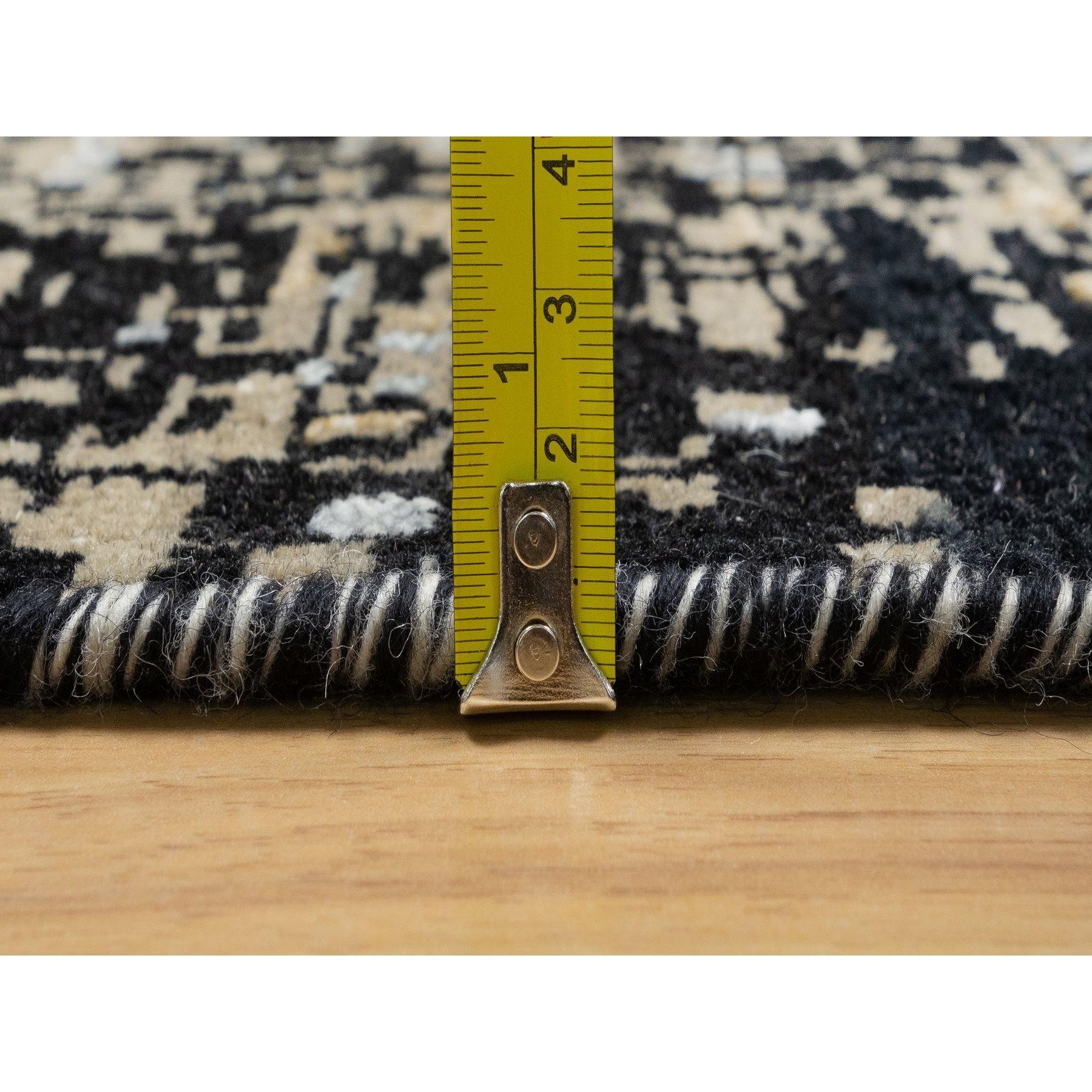 10'x14' Ecru Brown Broken and Erased Tappeto orientale in seta e lana annodato a mano in vendita 3