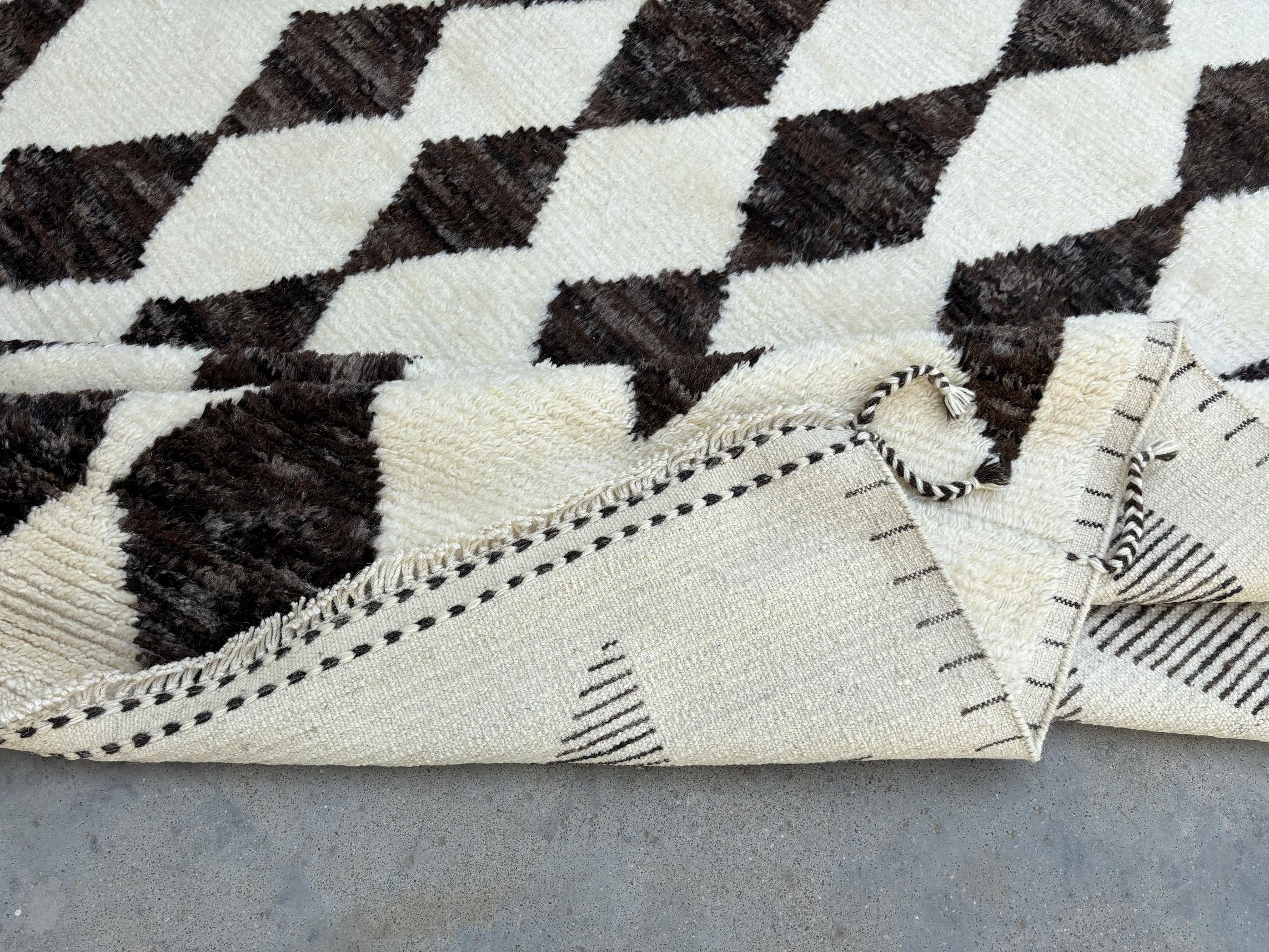 10x14 Ft Tapis design marocain fait main. Options sur mesure disponibles. 100 % laine Neuf - En vente à Spring Valley, NY