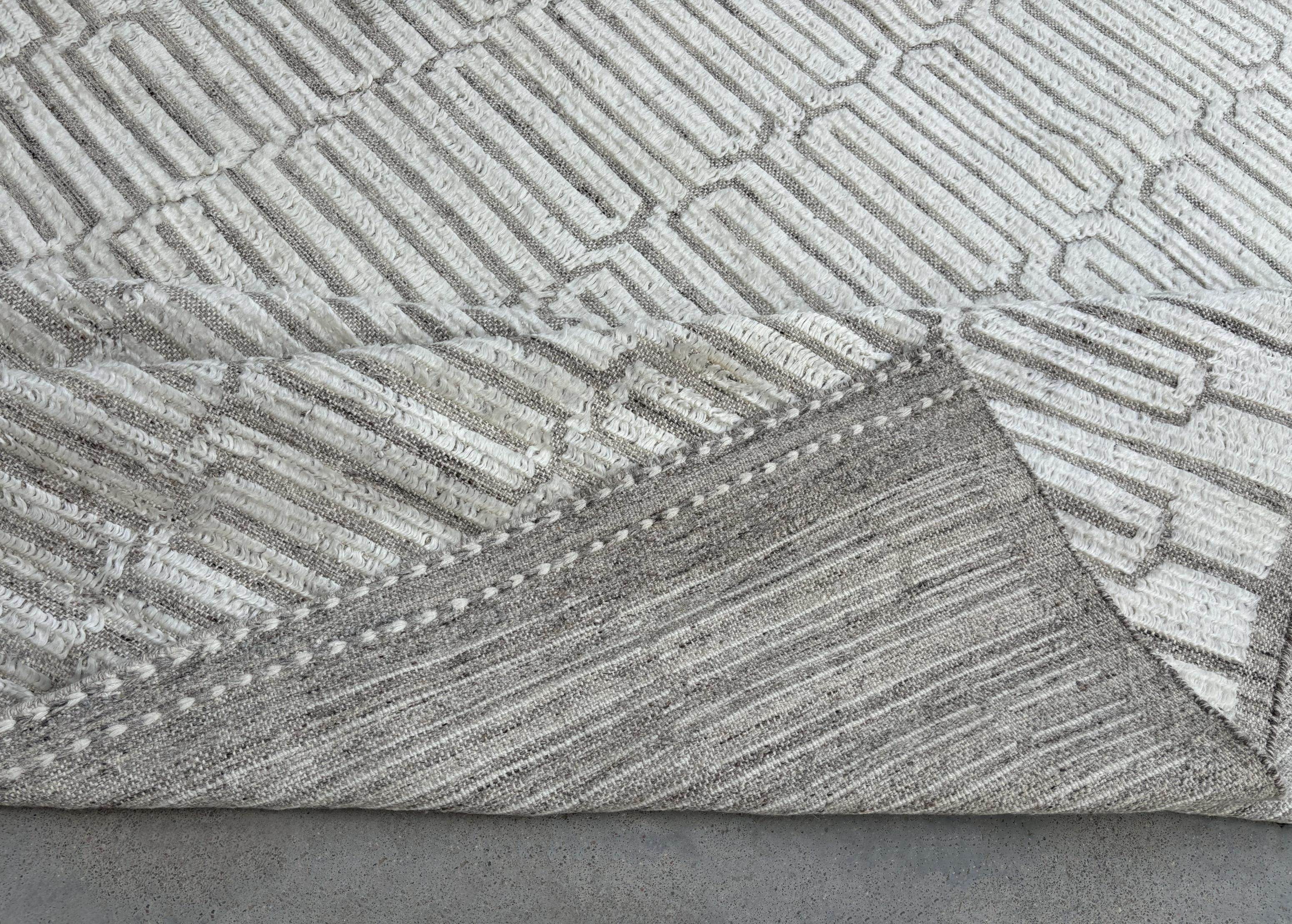 10x14 Ft Handmade Moroccan style Rug. 100% Wool. Modern Beni Ourain Carpet en Nuevo estado para la venta en Spring Valley, NY
