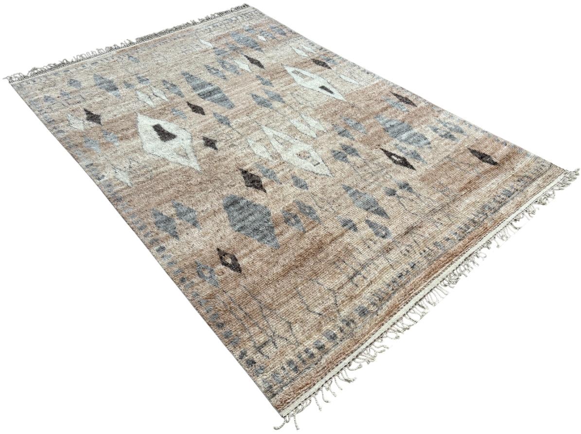Moderne 10x14 Ft Handmade Moroccan style Rug. All Natural Wool. Custom Options Available en vente