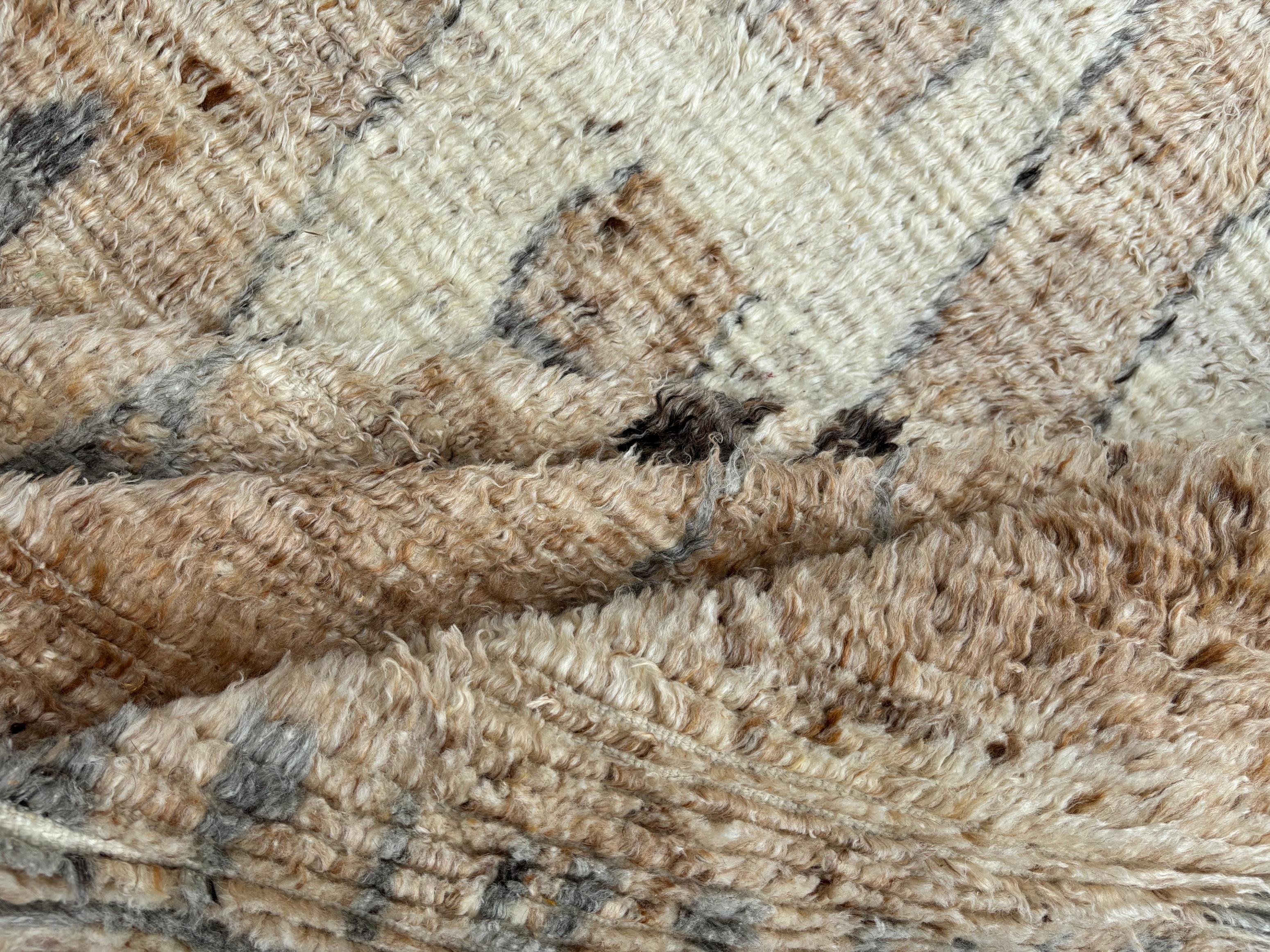 Noué à la main 10x14 Ft Handmade Moroccan style Rug. All Natural Wool. Custom Options Available en vente
