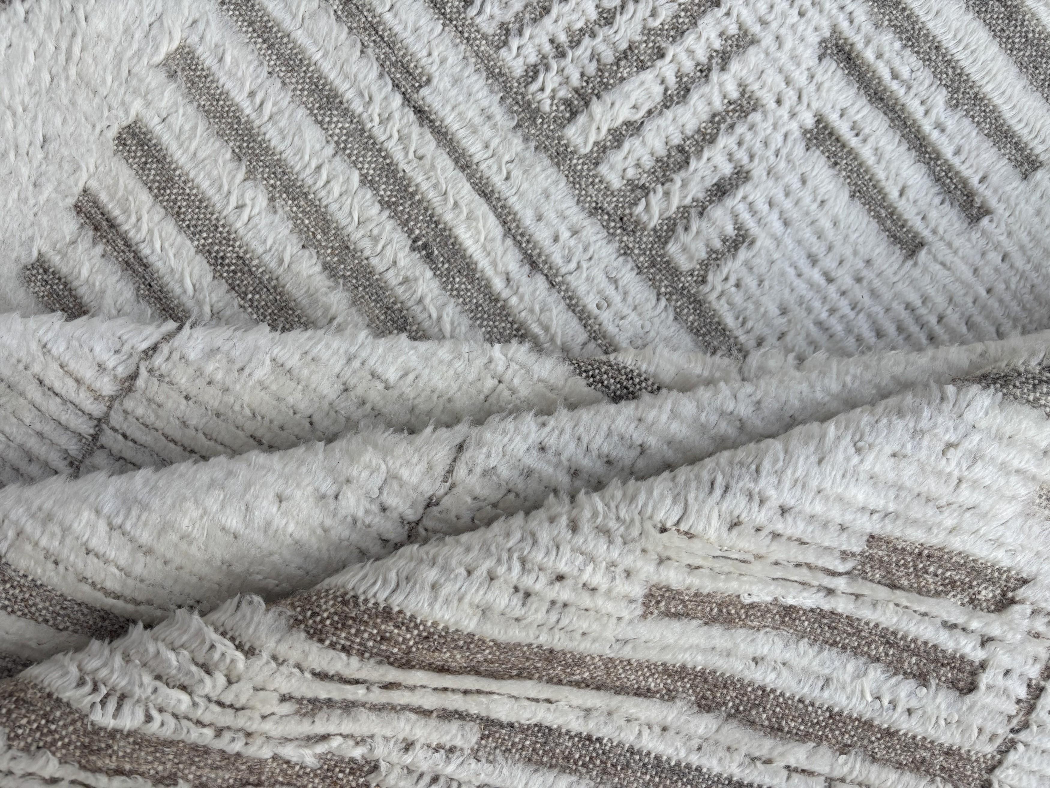 10x14 Ft Modern Moroccan style Handmade Rug, 100% Wool. Custom Options Available In New Condition For Sale In Spring Valley, NY