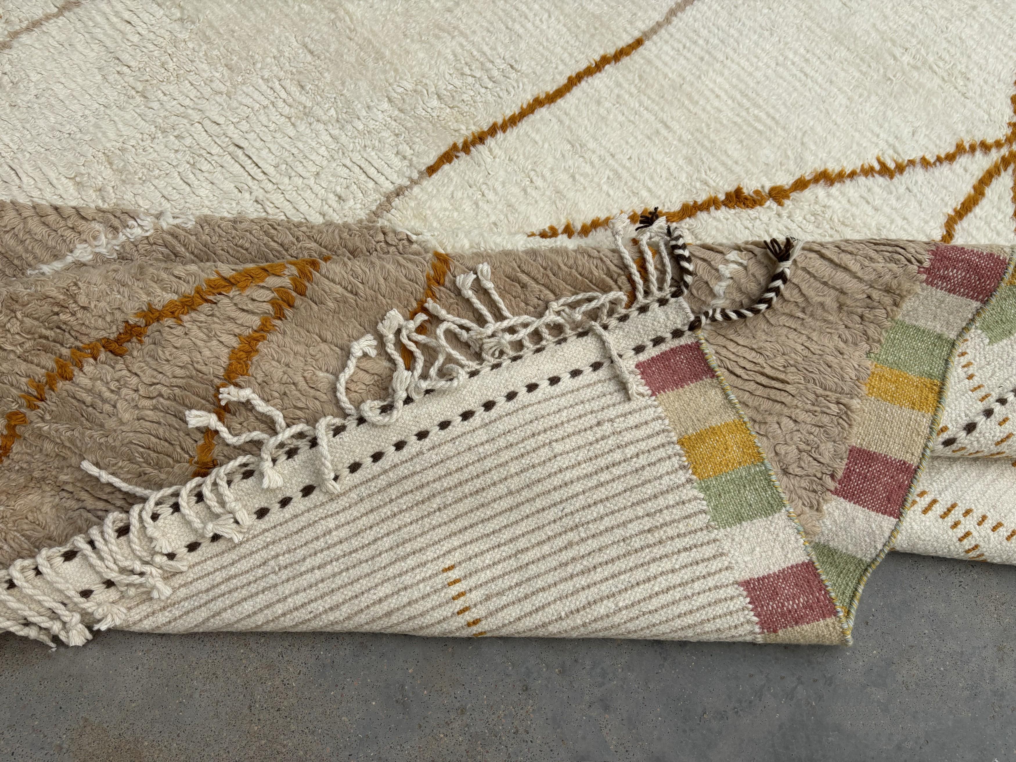 Contemporary 10x14 Ft Modern Moroccan style Handmade Rug, 100% Wool. Custom Options Available For Sale