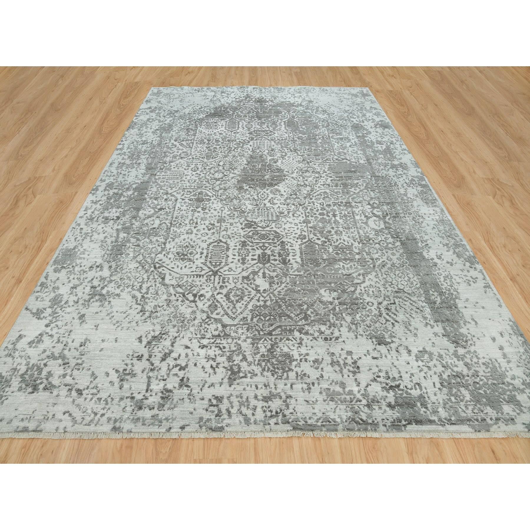 Medievale 10'x14' Gainsboro Tappeto in lana e seta annodato a mano con disegno zoroastriano in vendita