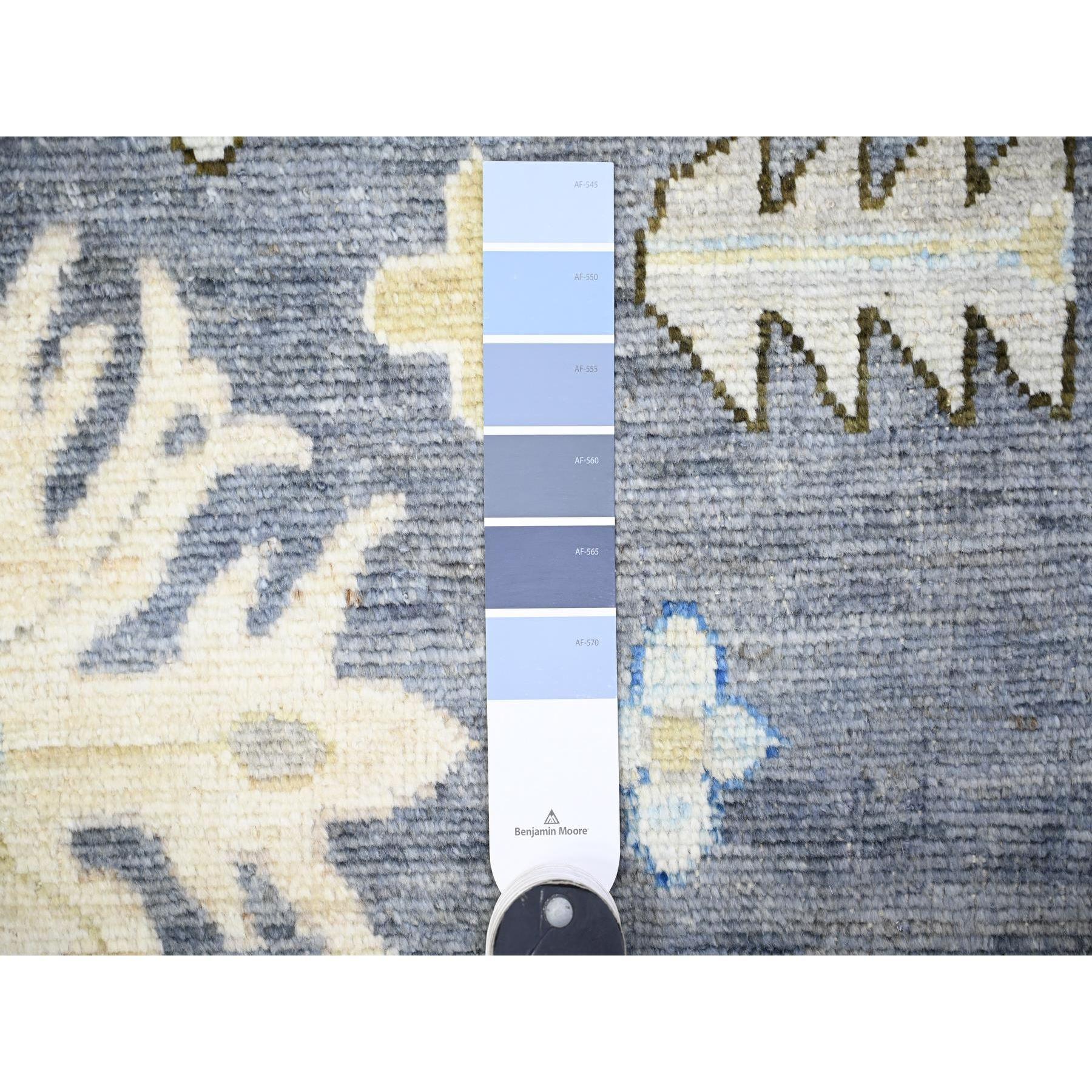 10'x14' Grauer afghanischer Angora Oushak-Wollteppich mit Allover-Muster, handgeknüpft (Wolle) im Angebot