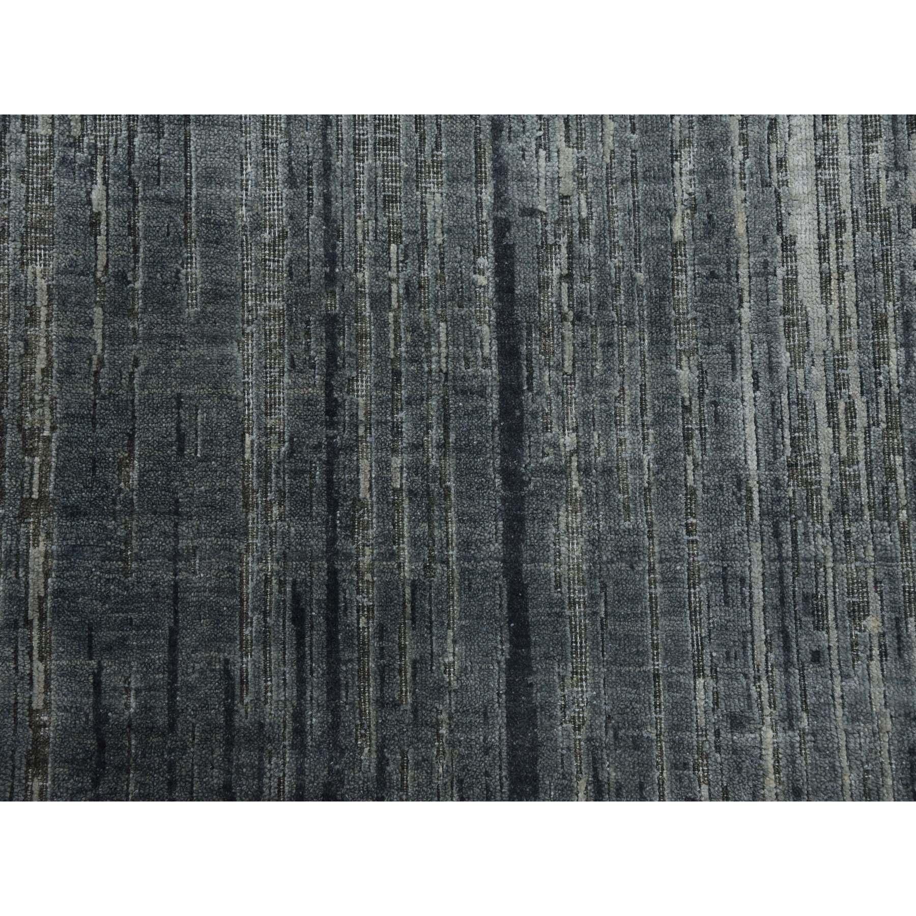 Tappeto orientale 10'x14' grigio a disegno verticale Ombre in pura seta e lana annodata a mano in vendita 1