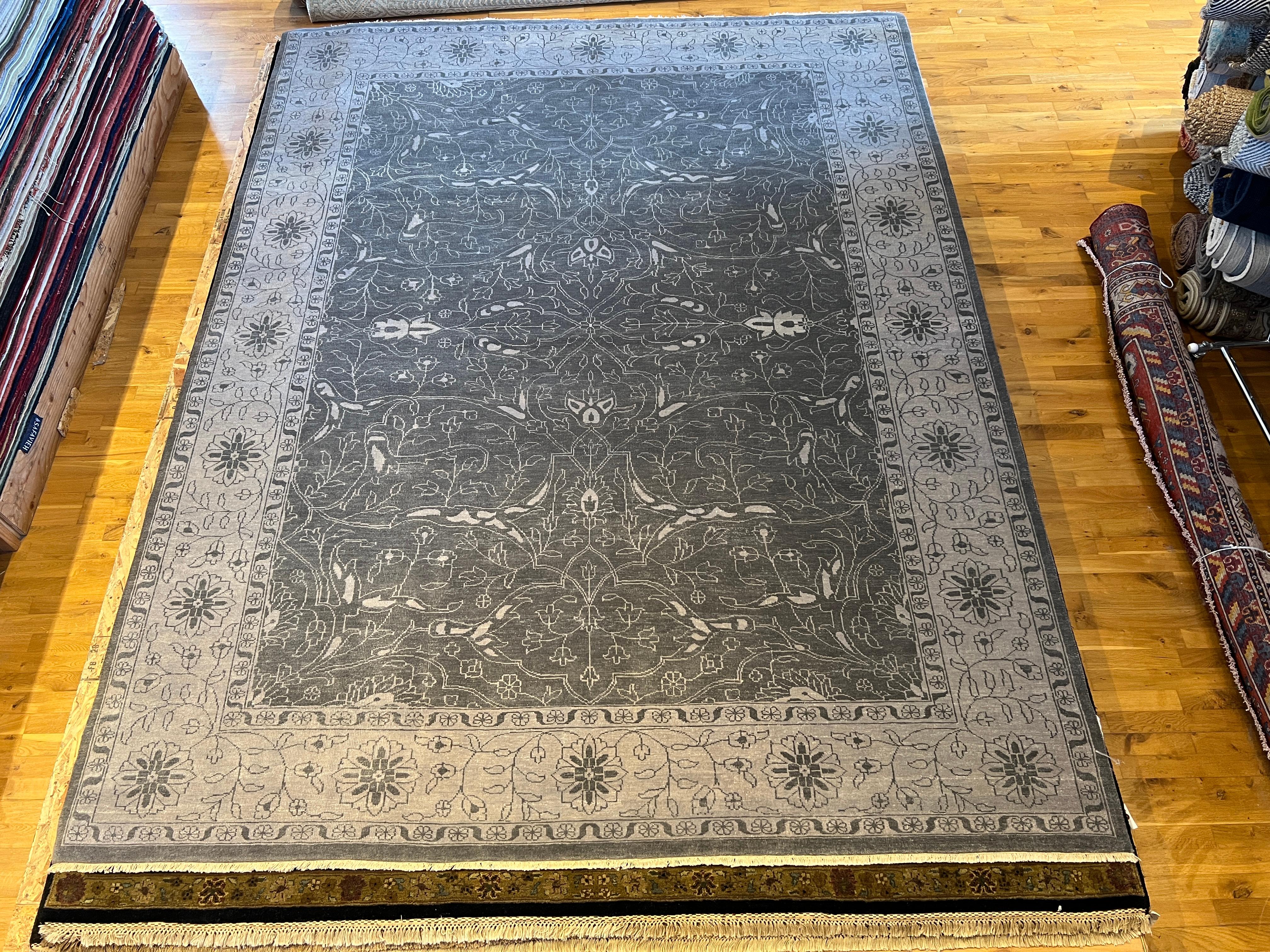 10'x14' Grauer Teppich mit Blumendesign im Angebot 3