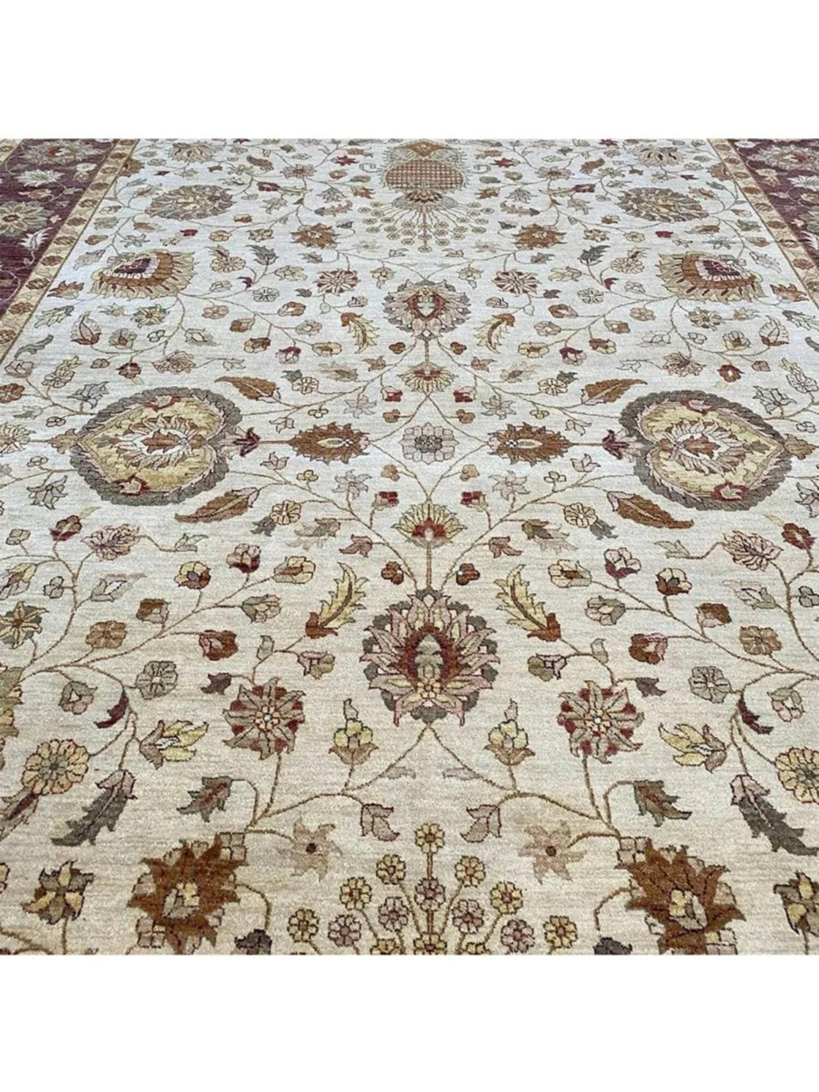 10x14 Hand Knotted Indian Agra Area Rug in vendita 3