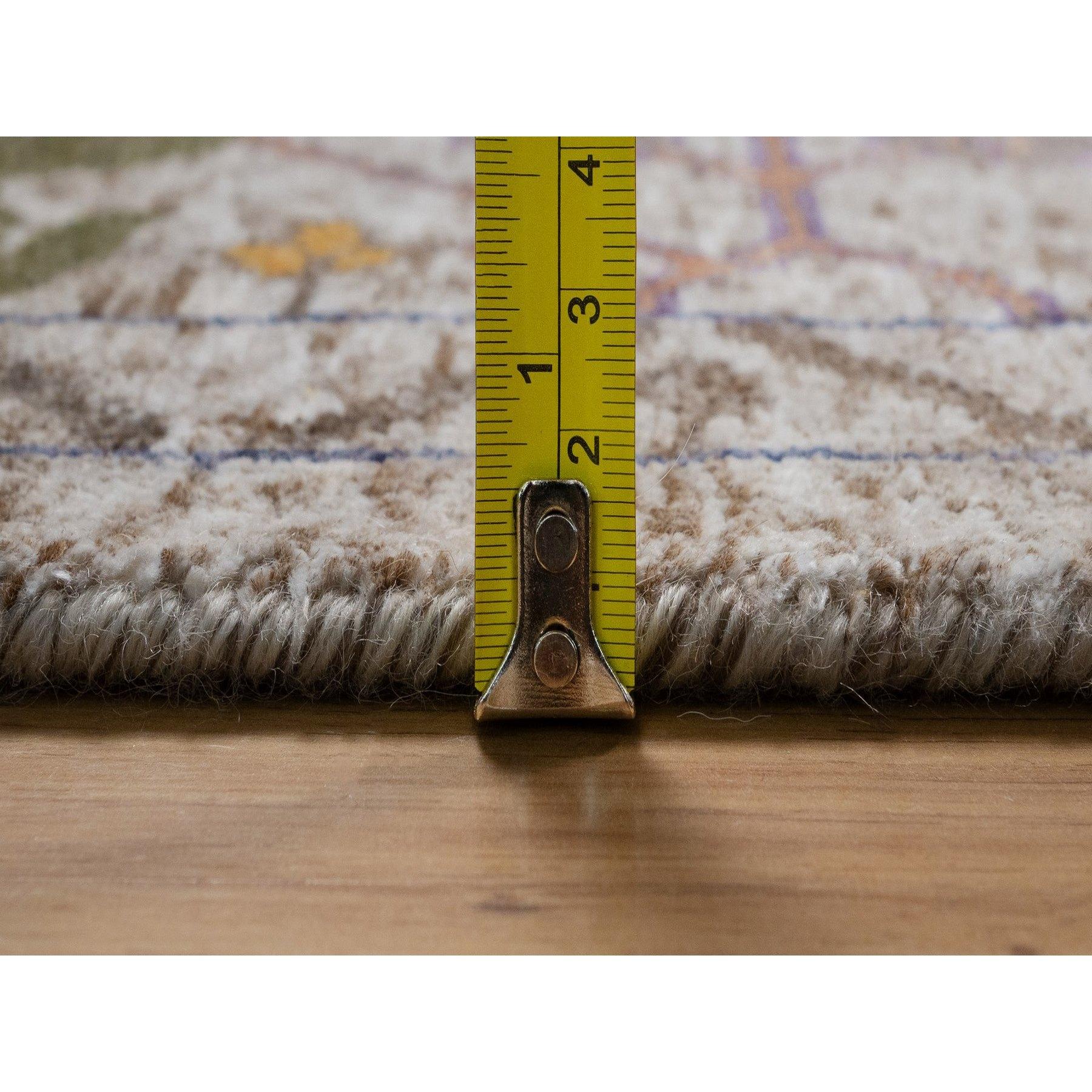 10'x14' Ivory Directional Vase Design Silk with Textured Wool Hand Knotted Rug en vente 3