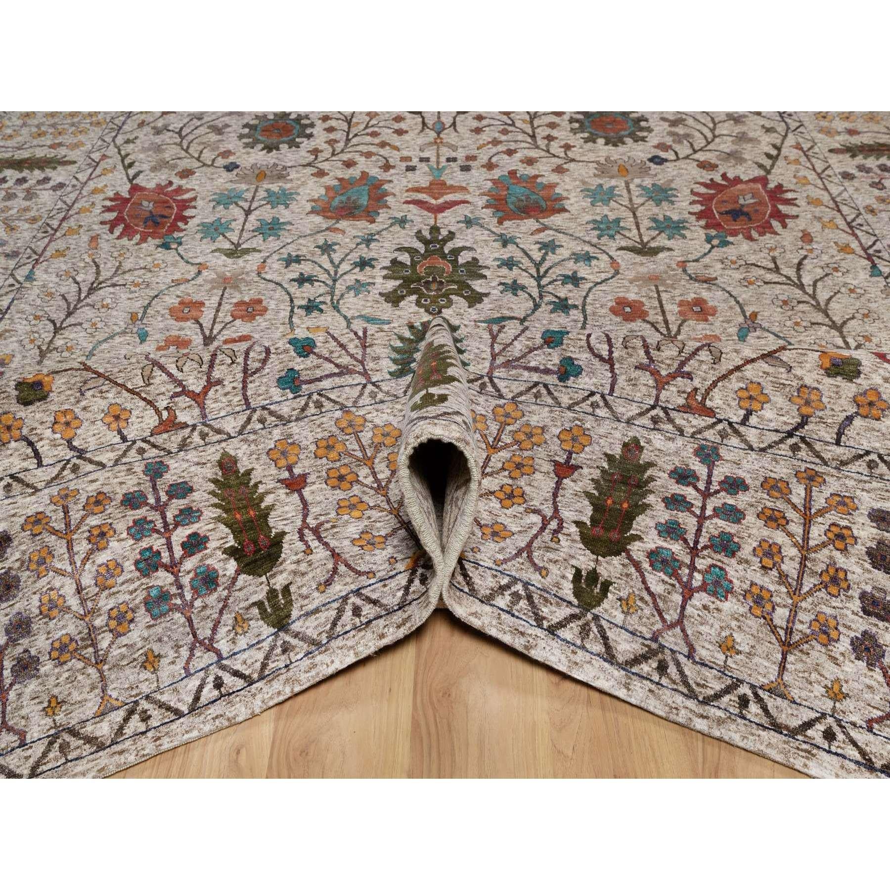 10'x14' Ivory Directional Vase Design Silk with Textured Wool Hand Knotted Rug Neuf - En vente à Carlstadt, NJ