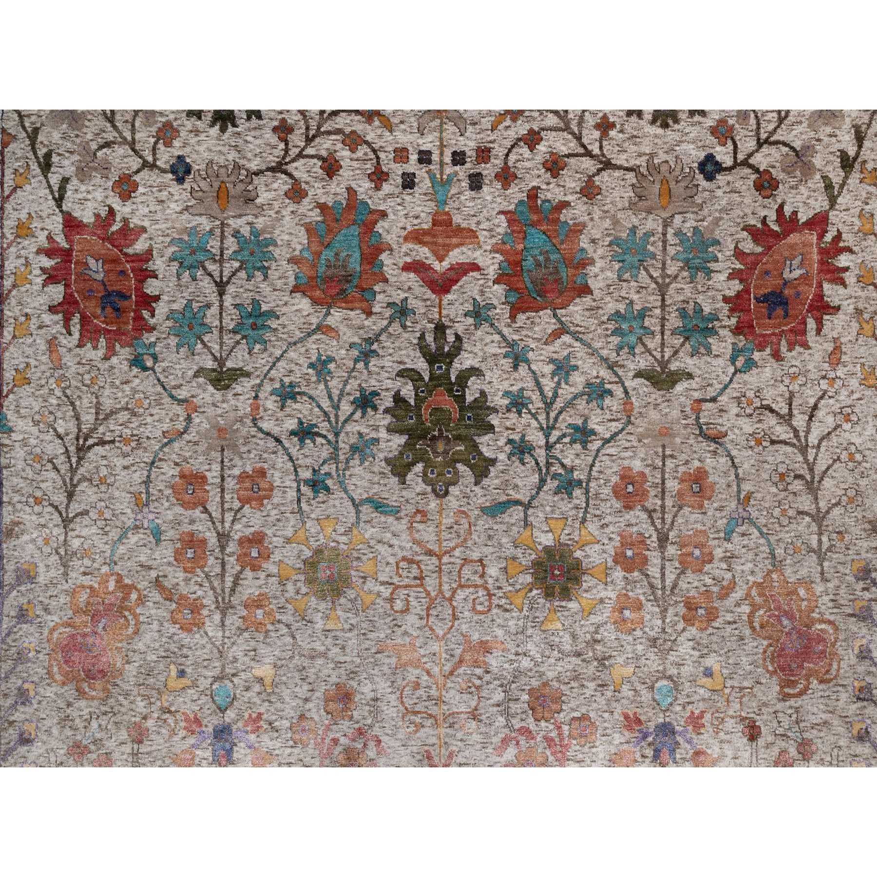 10'x14' Ivory Directional Vase Design Silk with Textured Wool Hand Knotted Rug en vente 1