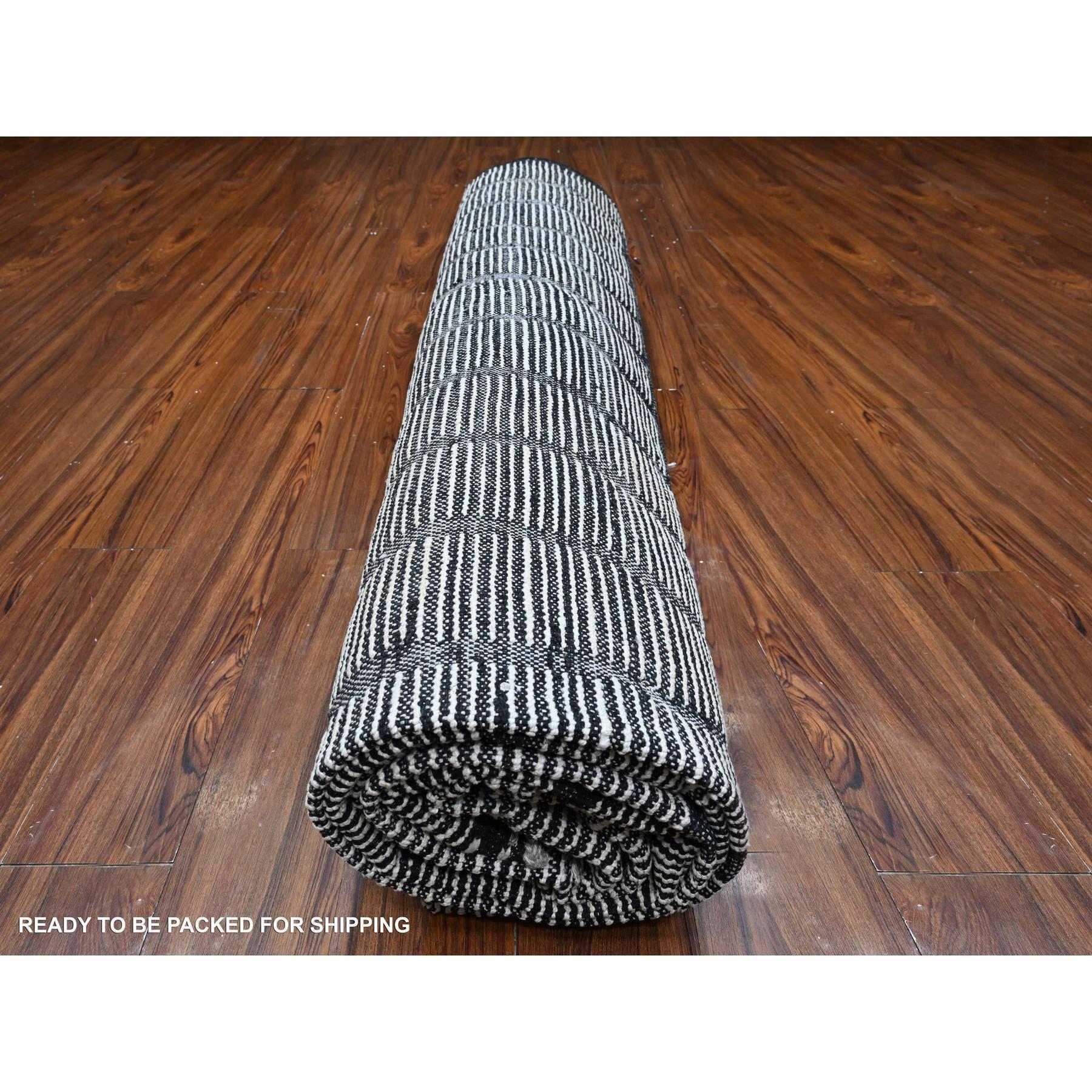 10'x14' Ivory Hand Knotted Moroccan Weave Segment Design Wool Oriental Rug For Sale 2