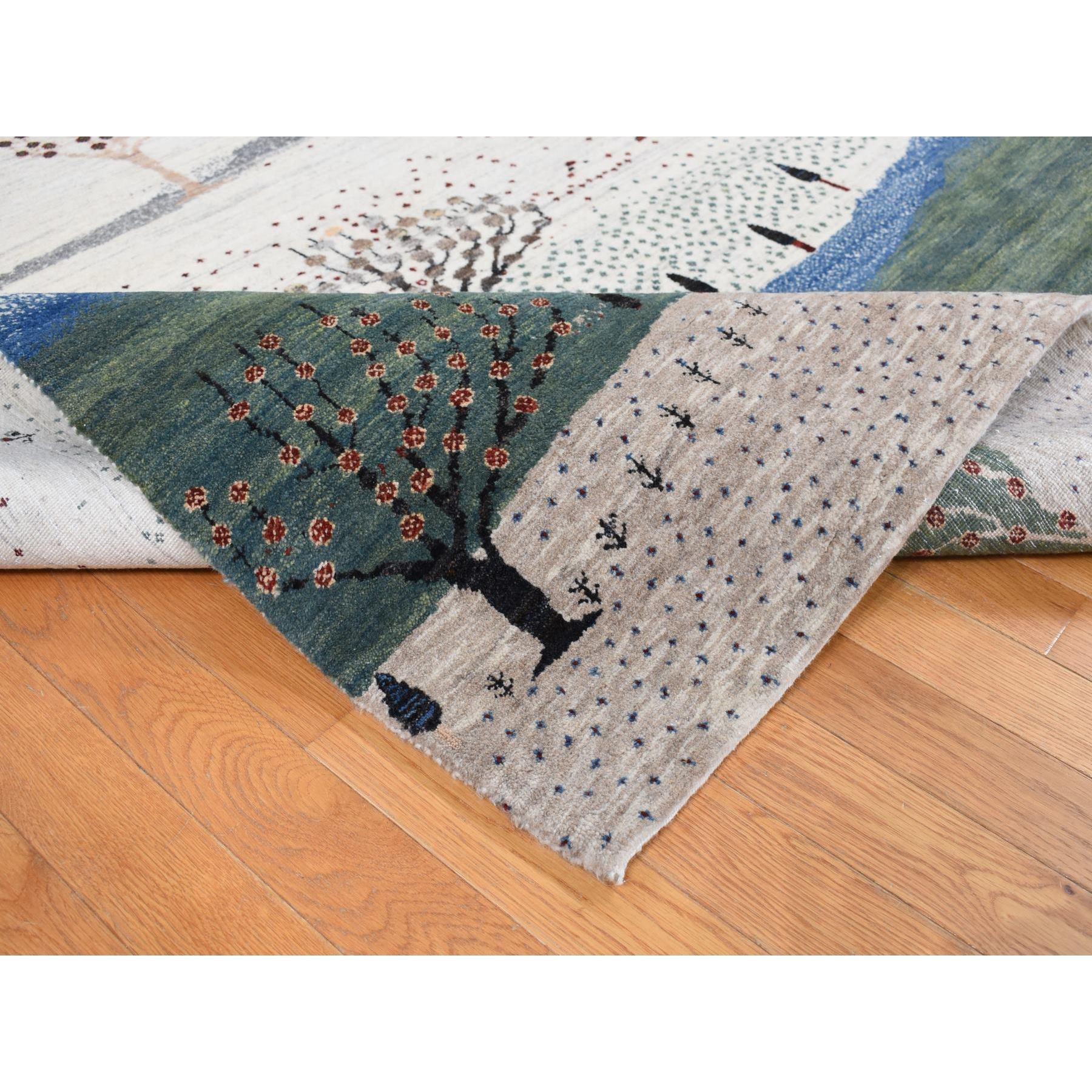 10'x14' Elfenbeinfarbener handgeknüpfter Teppich aus reiner Wolle mit persischer Volkskunst Gabbeh (Handgeknüpft) im Angebot