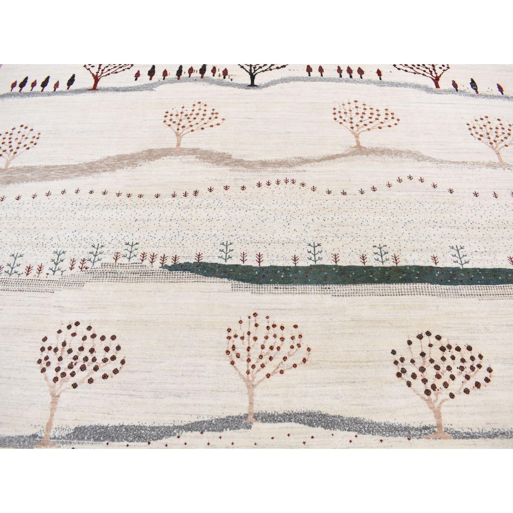 10'x14' Elfenbeinfarbener handgeknüpfter Teppich aus reiner Wolle mit persischer Volkskunst Gabbeh im Angebot 1
