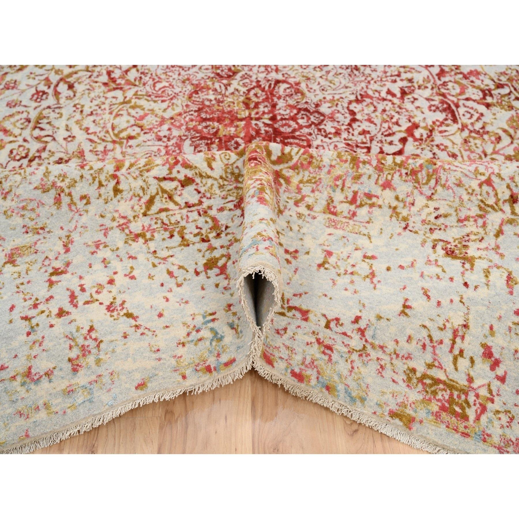 10'x14' Elfenbein Persisch Erased Design Wolle und reine Seide Hand geknüpft Teppich (Handgeknüpft) im Angebot