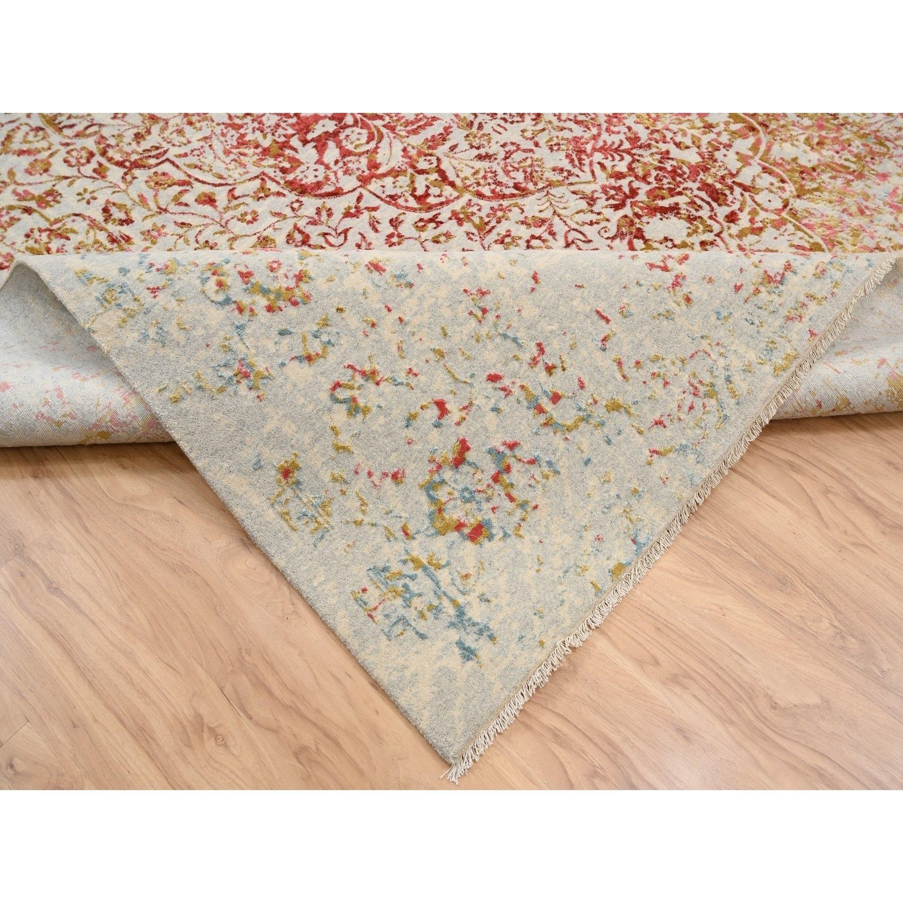 10'x14' Elfenbein Persisch Erased Design Wolle und reine Seide Hand geknüpft Teppich im Zustand „Neu“ im Angebot in Carlstadt, NJ