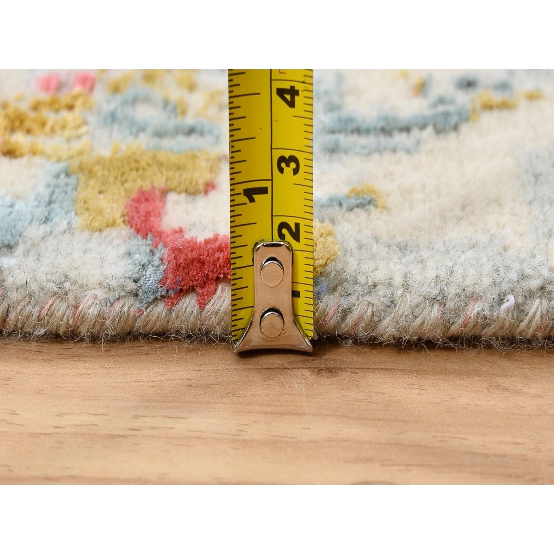 10'x14' Elfenbein Persisch Erased Design Wolle und reine Seide Hand geknüpft Teppich im Angebot 2