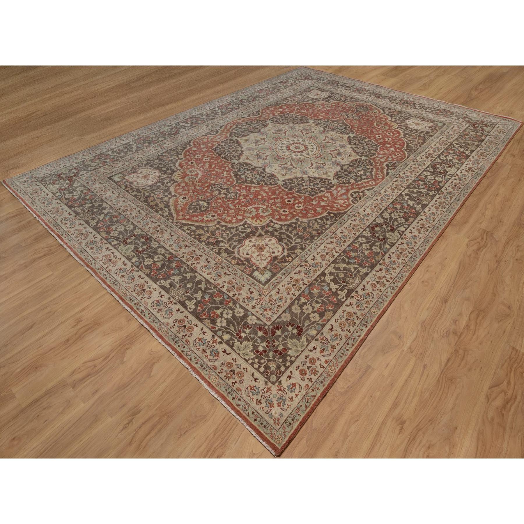 10'x14' Rostroter antikisierter Tabriz mit Haji Jalili Design Handgeknüpfter Wollteppich (Indisch) im Angebot