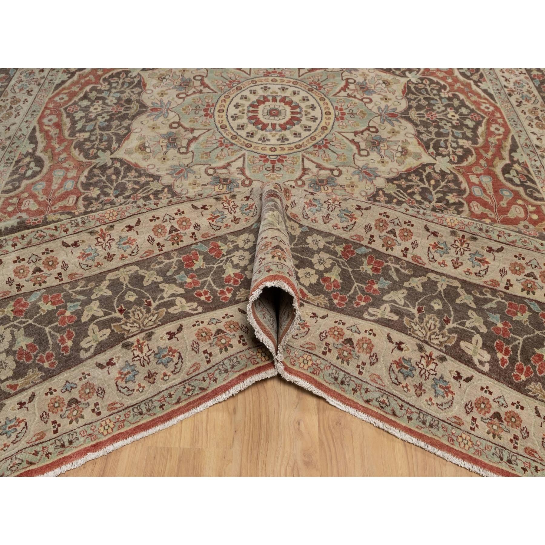 10'x14' Rostroter antikisierter Tabriz mit Haji Jalili Design Handgeknüpfter Wollteppich (21. Jahrhundert und zeitgenössisch) im Angebot