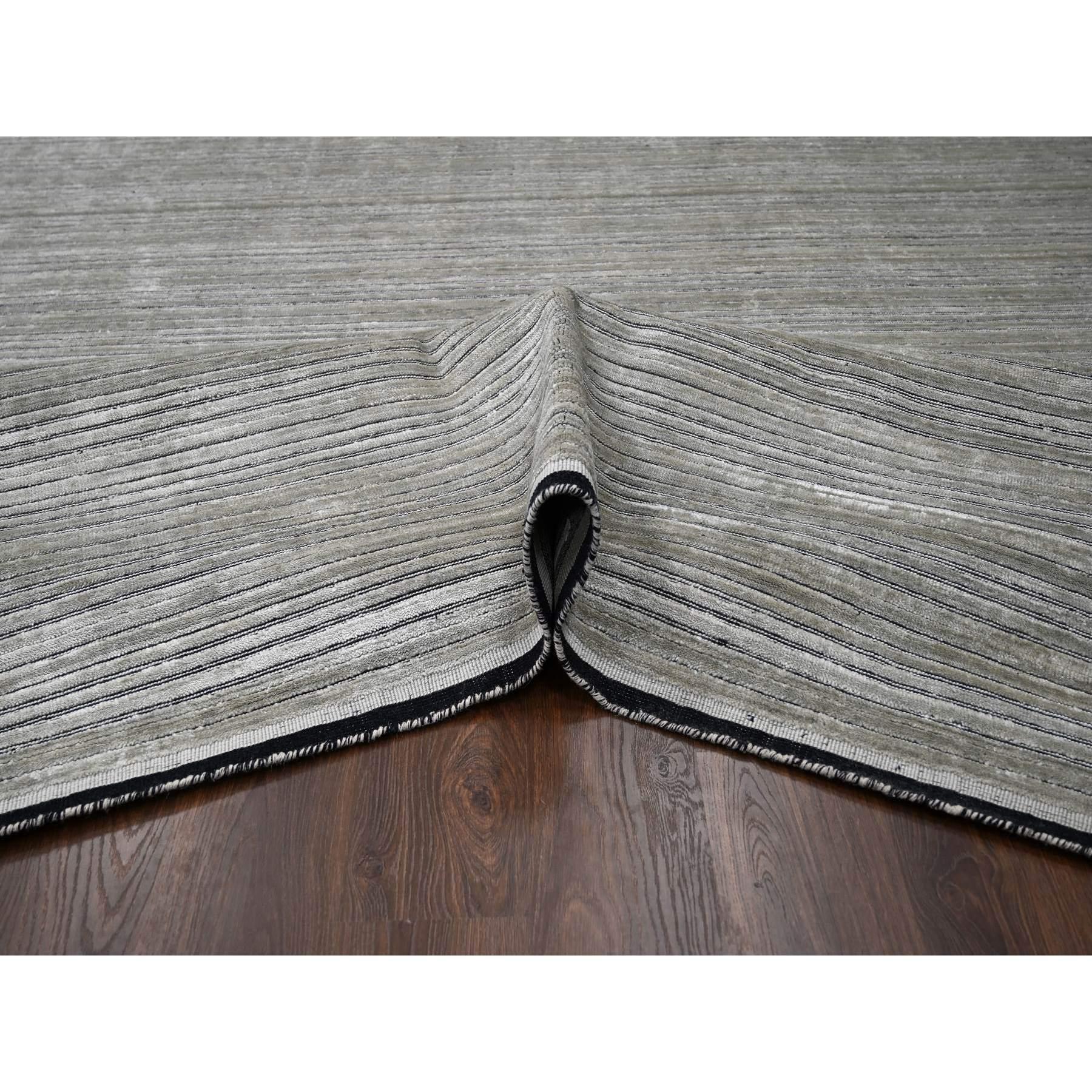 10'x14' Taupe und Schwarz Modernes Design Wolle & Seide Handgewebter Orientteppich im Zustand „Neu“ im Angebot in Carlstadt, NJ