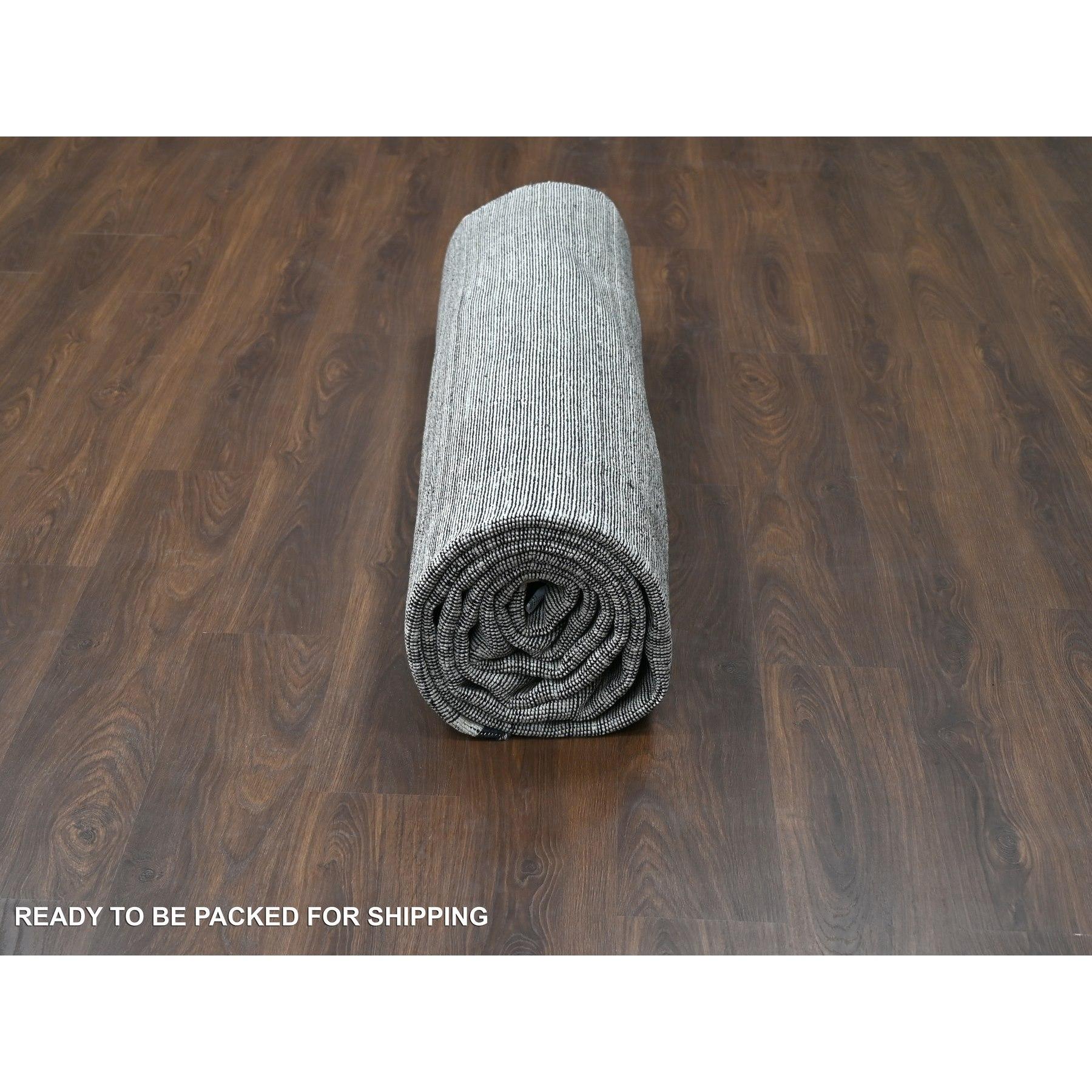 10'x14' Tapis d'Orient Taupe Modern Design Textured Laine et Soie, tissé à la main en vente 2