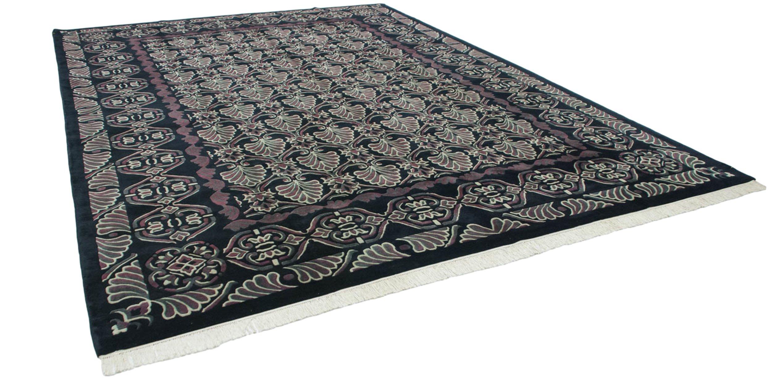 Vintage Indian Damask Design Carpet In Excellent Condition For Sale In Katonah, NY