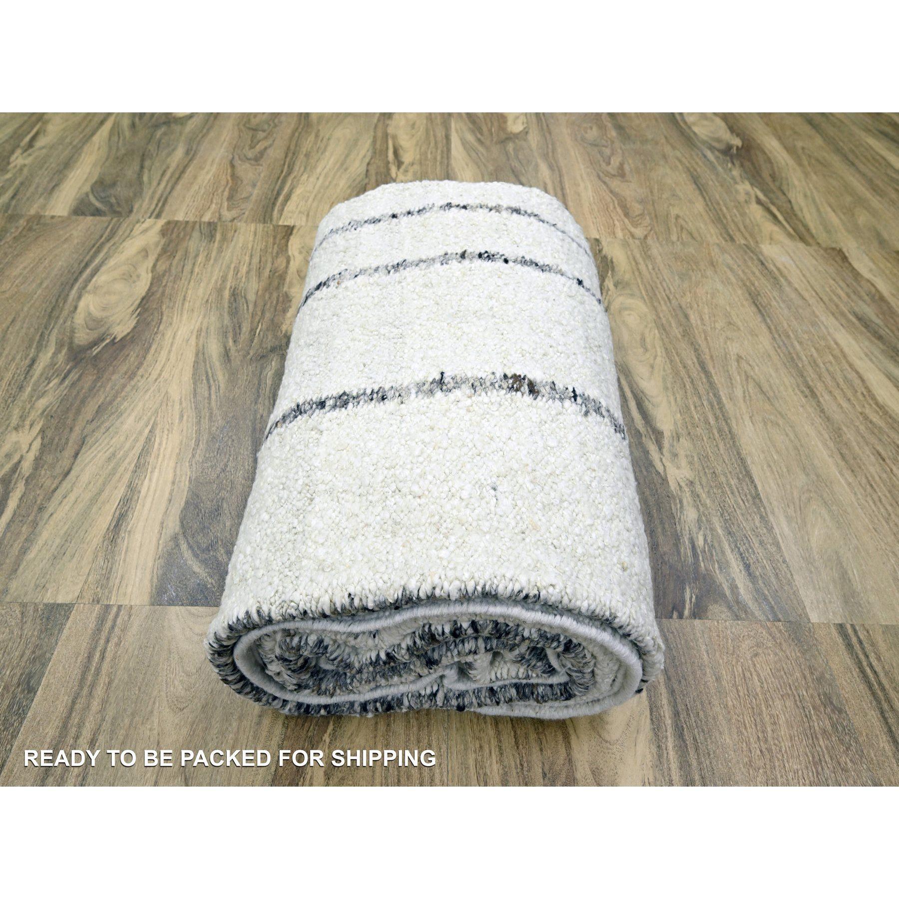 10'x14' Weißer moderner handgeknüpfter Teppich aus aller Wolle mit marokkanischem Geflecht und Liniendesign im Angebot 2