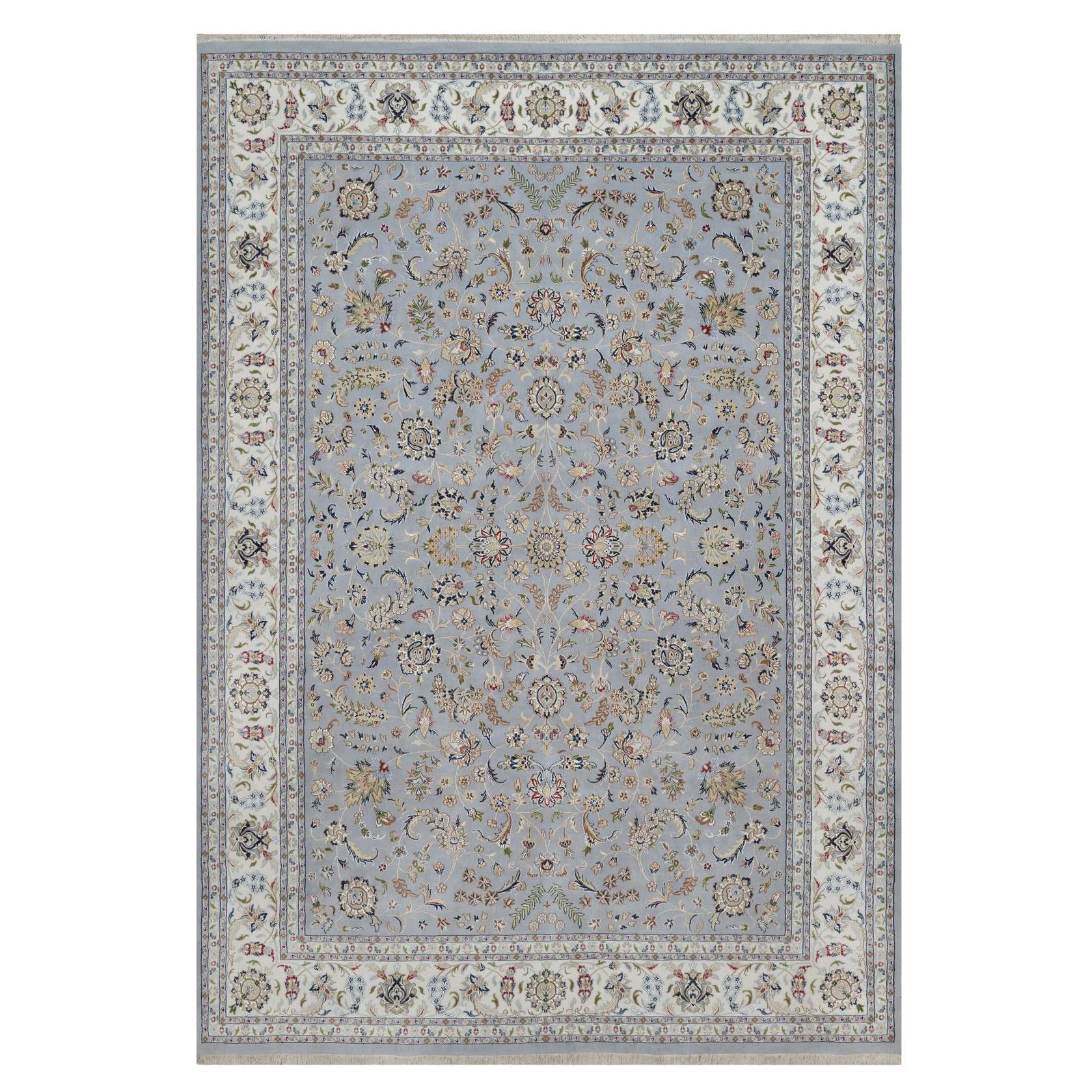 10'x14'2" Tapis oriental en laine et soie Nain à motif de fleurs, bleu clair, noué à la main en vente