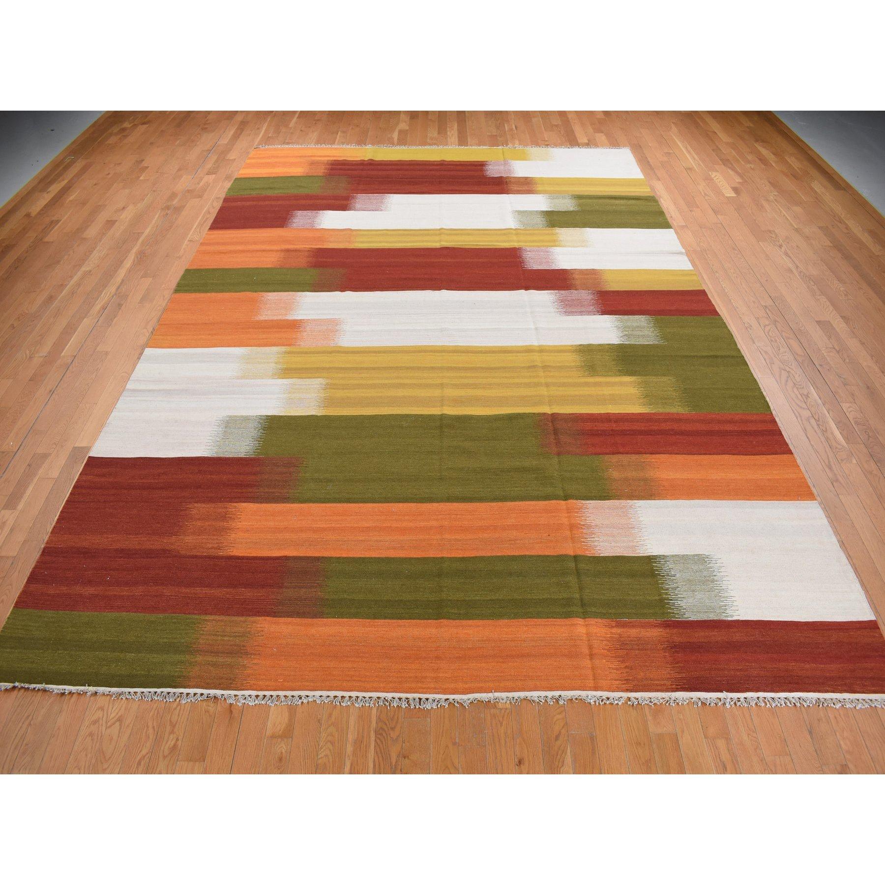 Ivory, Hand Woven, Flat Weave Durie Kilim, Dazzling Design, 100% Wool, Oriental Rug
Primäre MATERIALIEN: Wolle
Latex: Kein Flor 
Höhe: 0,25 Zoll
Stil: Traditionell
Grundfarbe: Elfenbein
Sekundäre Farben: Rot, Gelb, Orange, Grün
Muster: Orientalisch