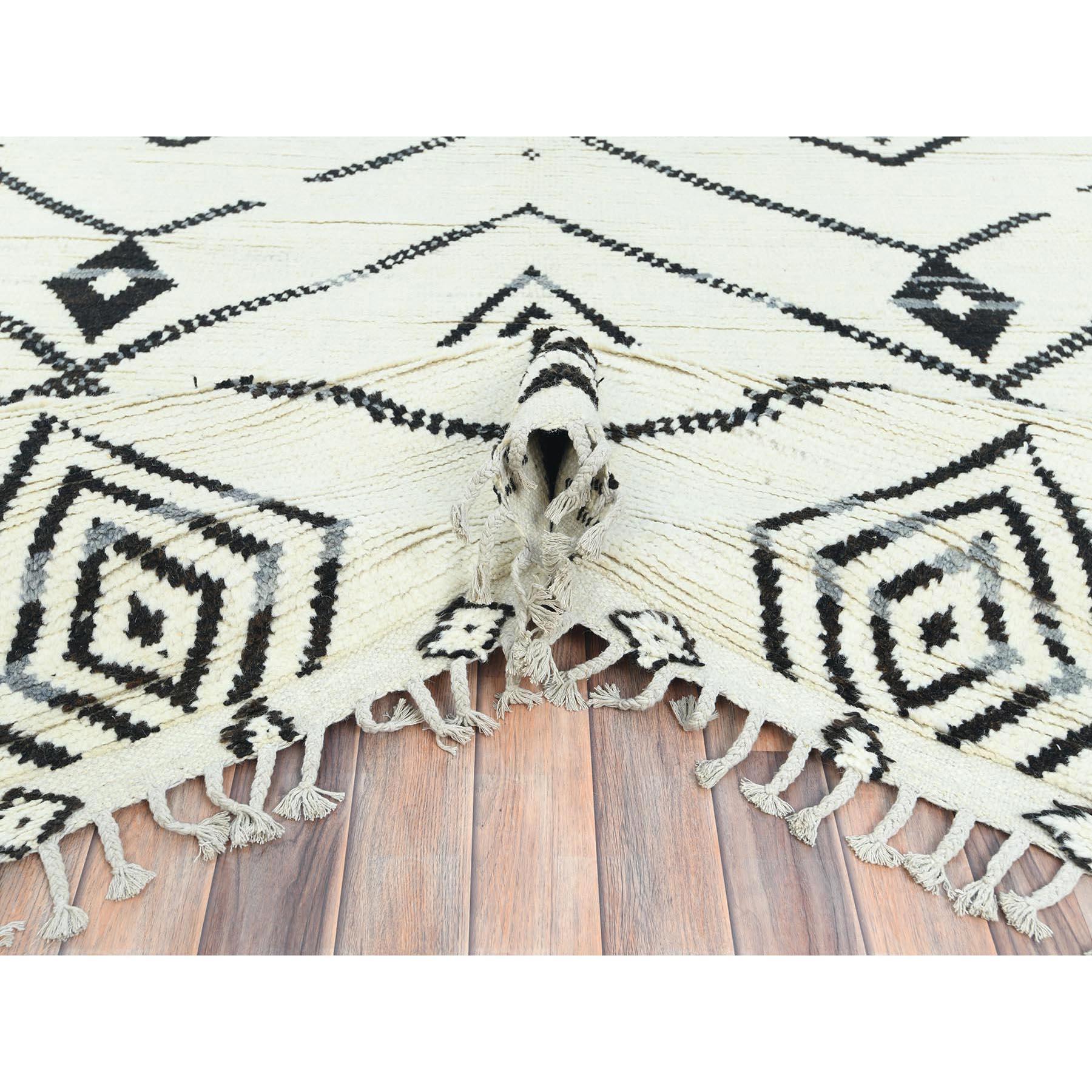 Tapis oriental noué à la main ivoire d'influence berbère marocaine 10'x14'4